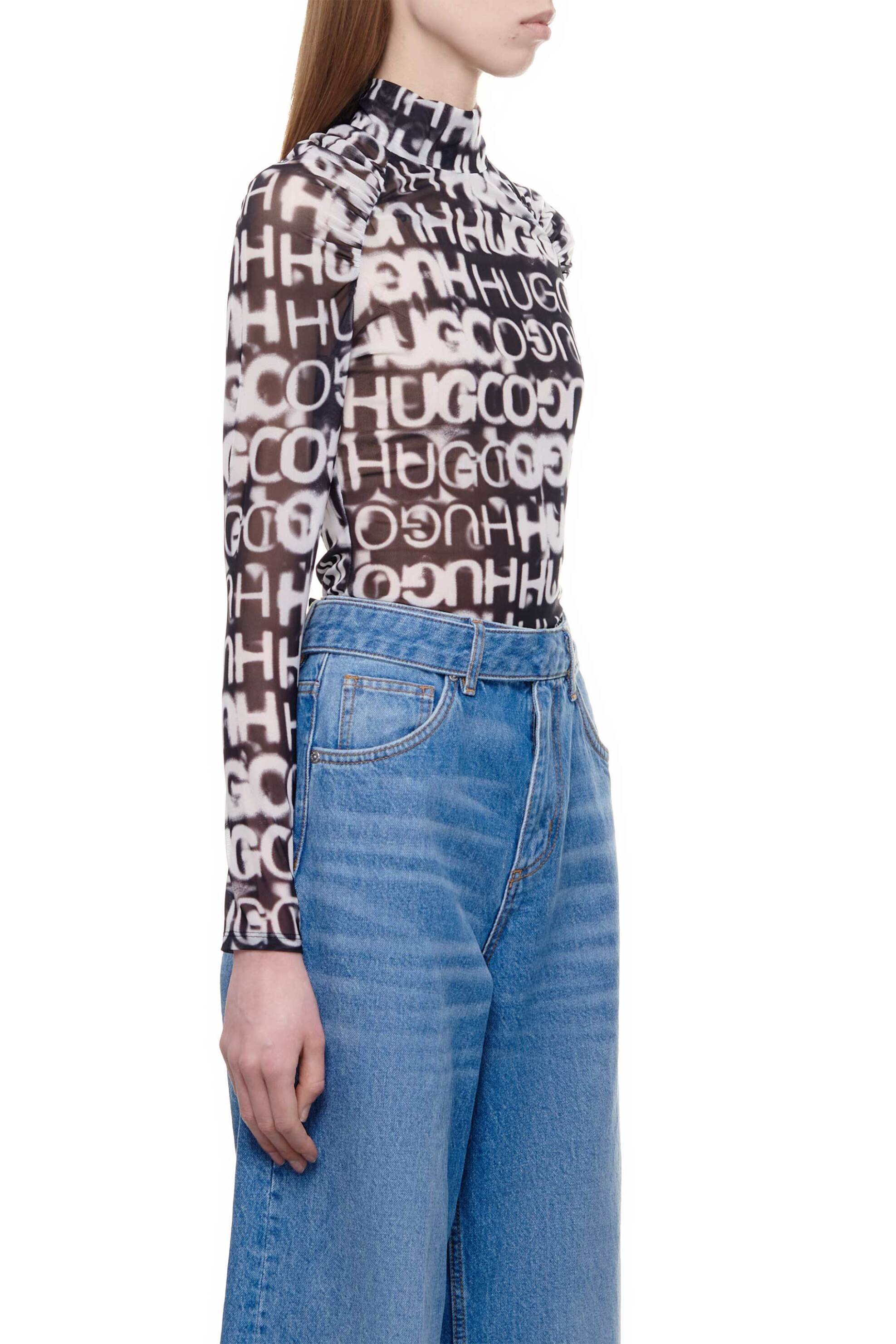 Hugo Boss γυναικεία μπλούζα με all-over contrast logo print και σούρες μπροστά 