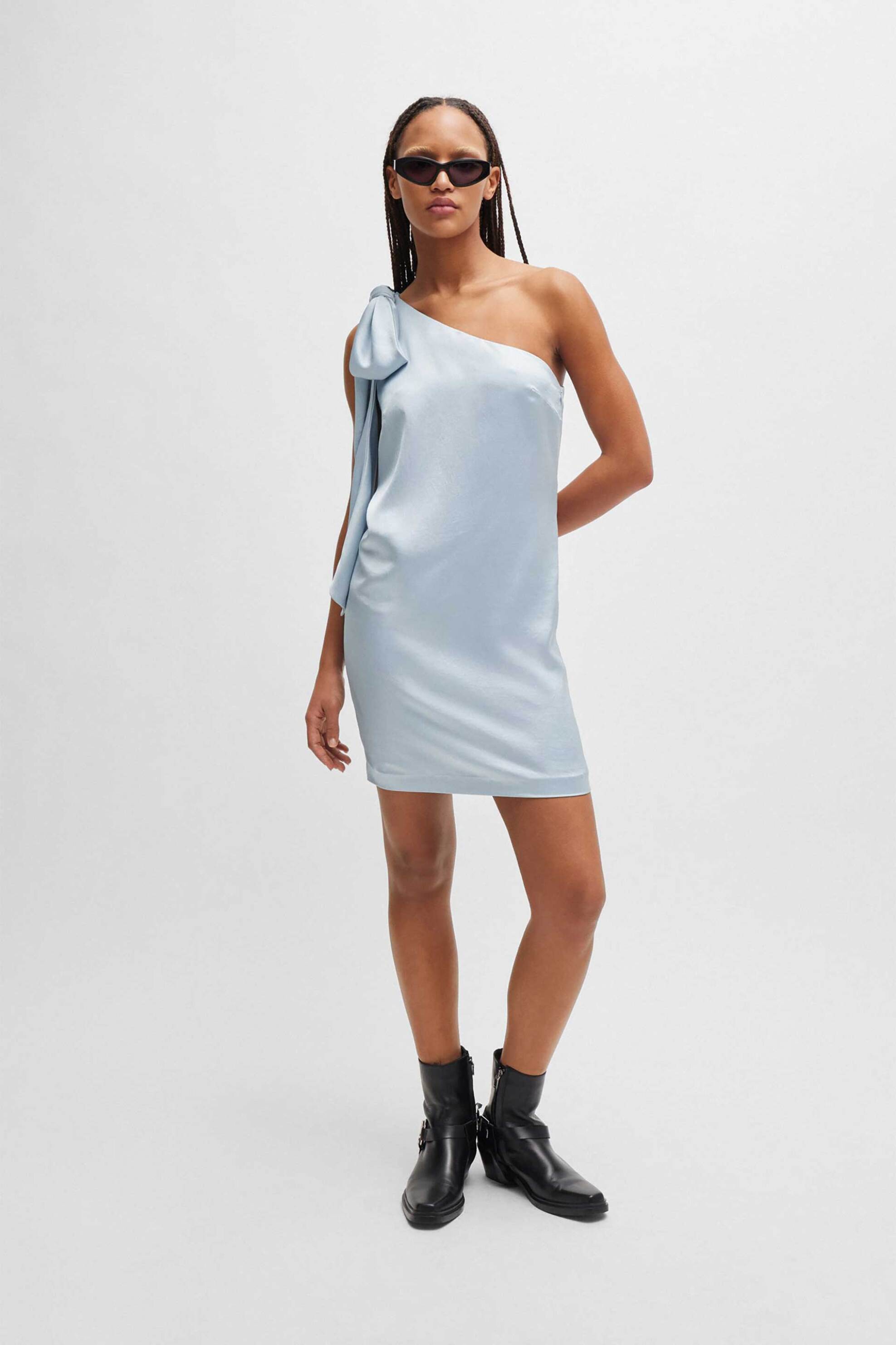 Hugo Boss γυναικείο mini φόρεμα μονόχρωμο με ασύμμετρη λαιμόκοψη 