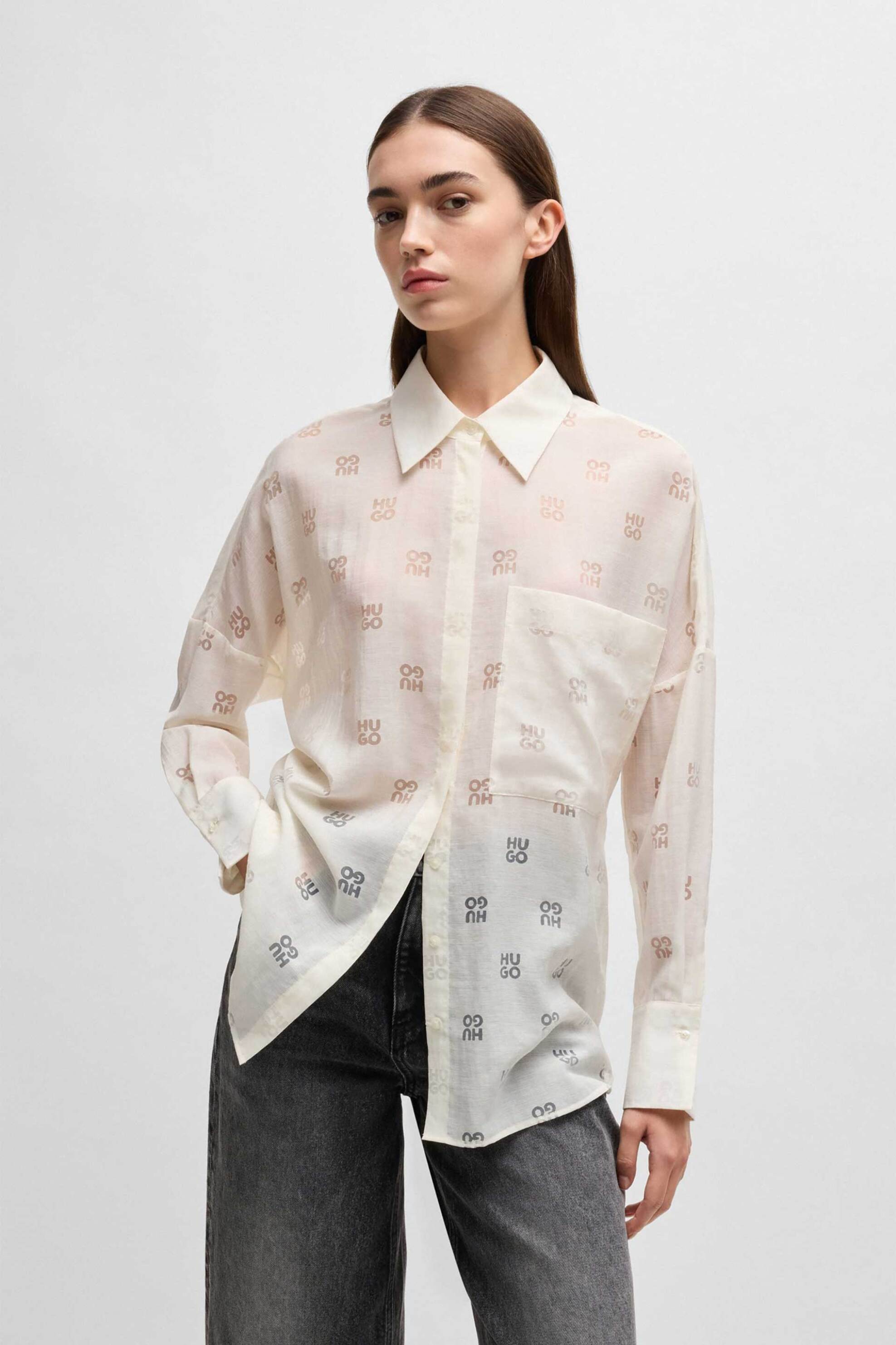  Hugo Boss γυναικείο πουκάμισο με all-over logo print και τσέπη στο στήθος Oversized Fit 