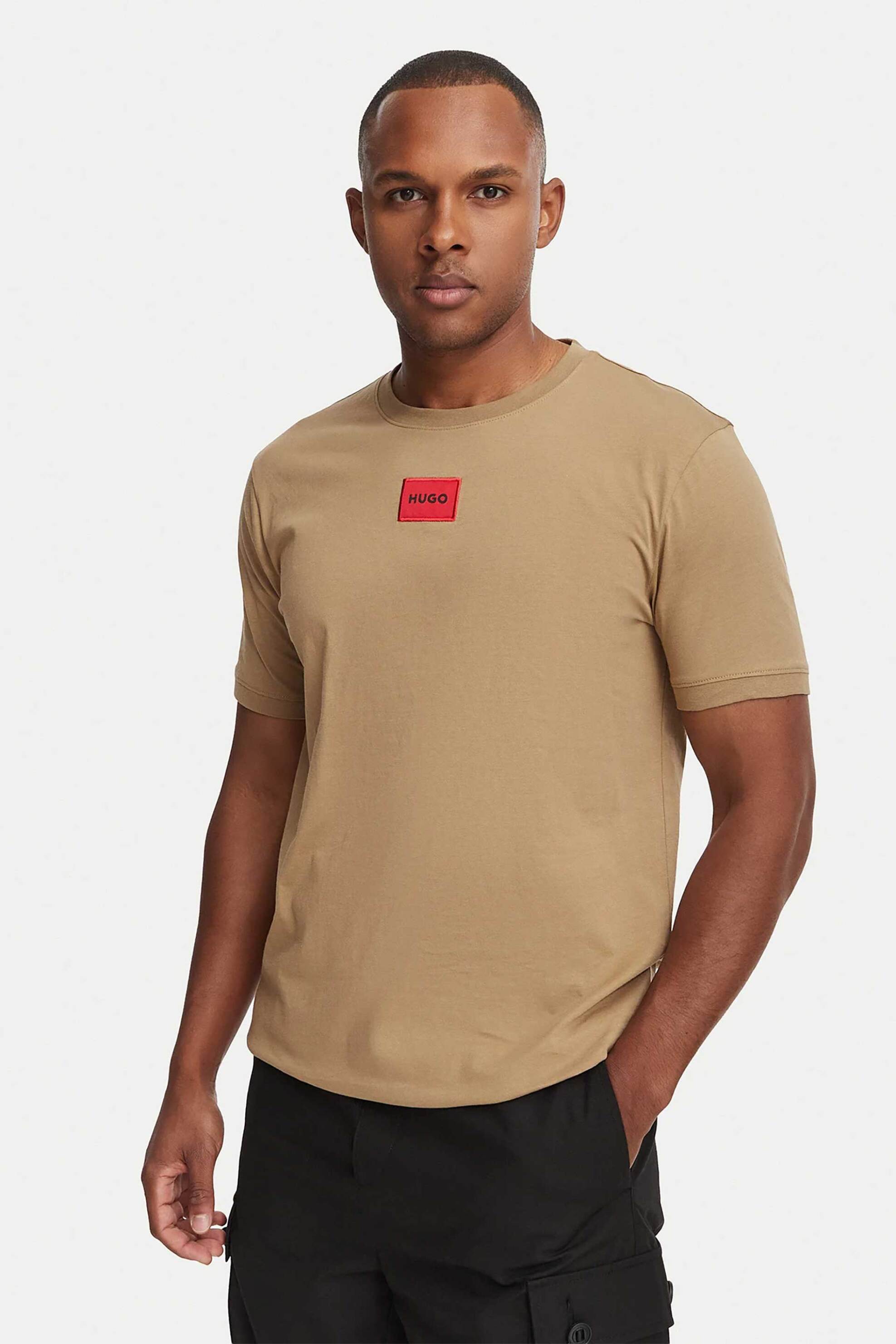 Hugo ανδρικό T-shirt με contrast logo patch Regular Fit "Diragolino" - 50447978 Μπεζ