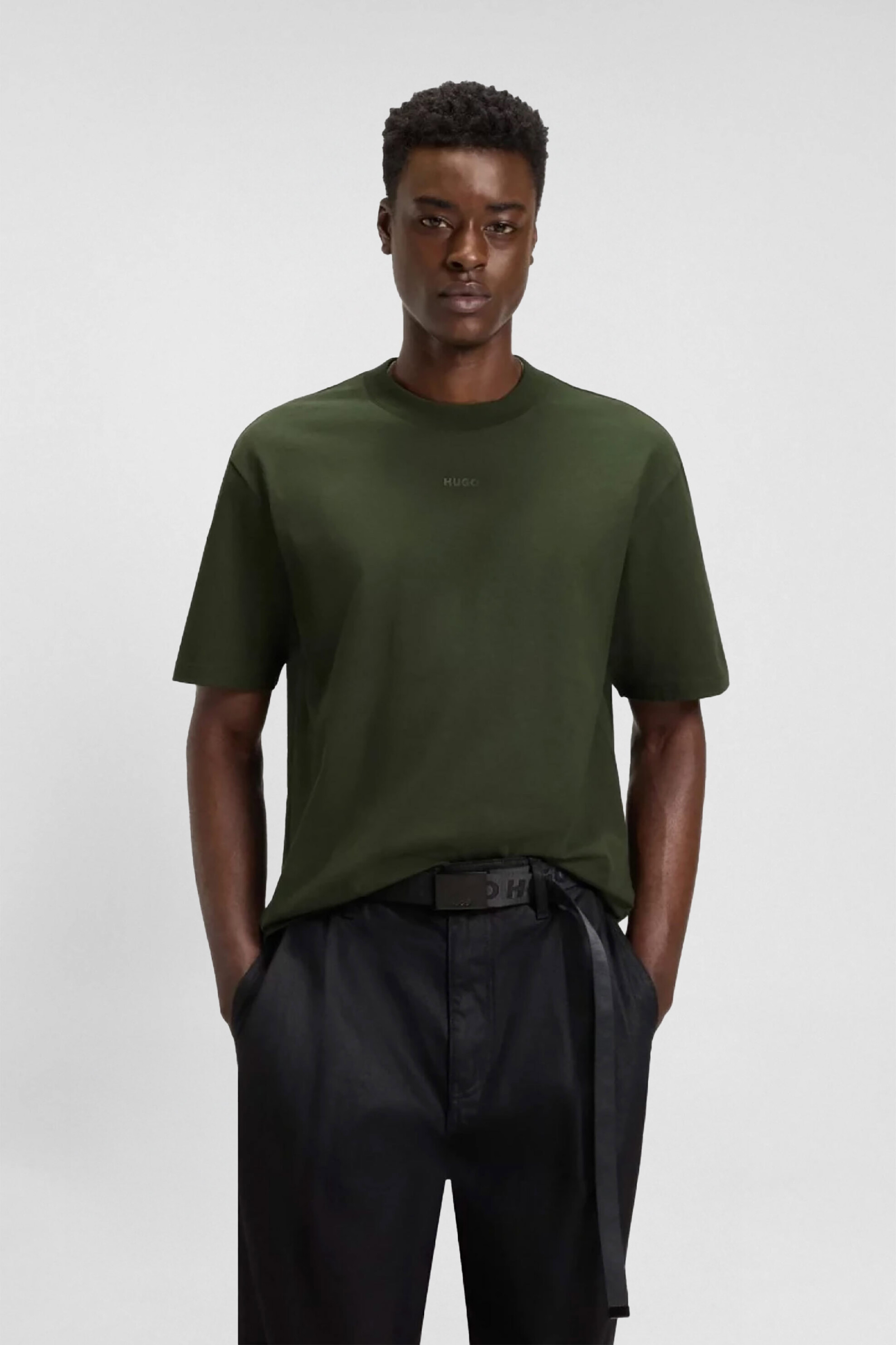 Hugo Boss ανδρικό T-shirt μονόχρωμο βαμβακερό με ανάγλυφο λογότυπο "Dapolino" - 50488330 Κυπαρισσί