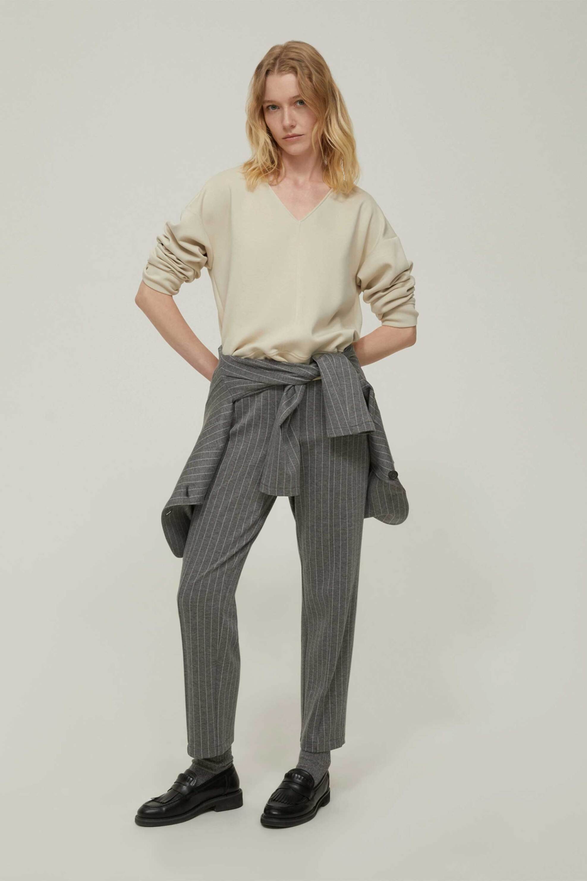 Pennyblack γυναικεία μπλούζα με V λαιμόκοψη "Fantasy" - 2521976026200 Μπεζ φωτογραφία