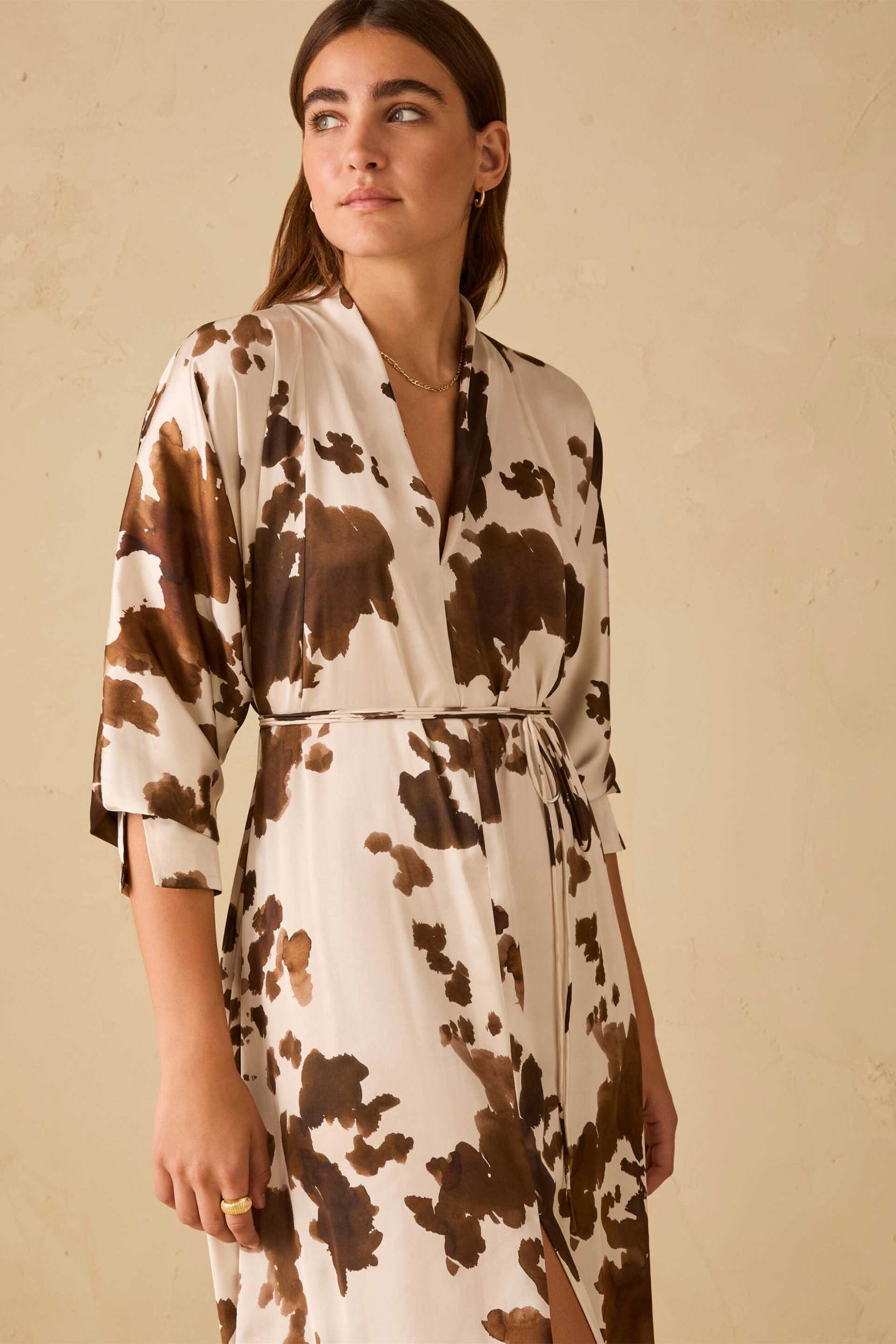 Pennyblack γυναικείο φόρεμα midi με cow print "Pbbboario" - 2611221163200 Εκρού φωτογραφία