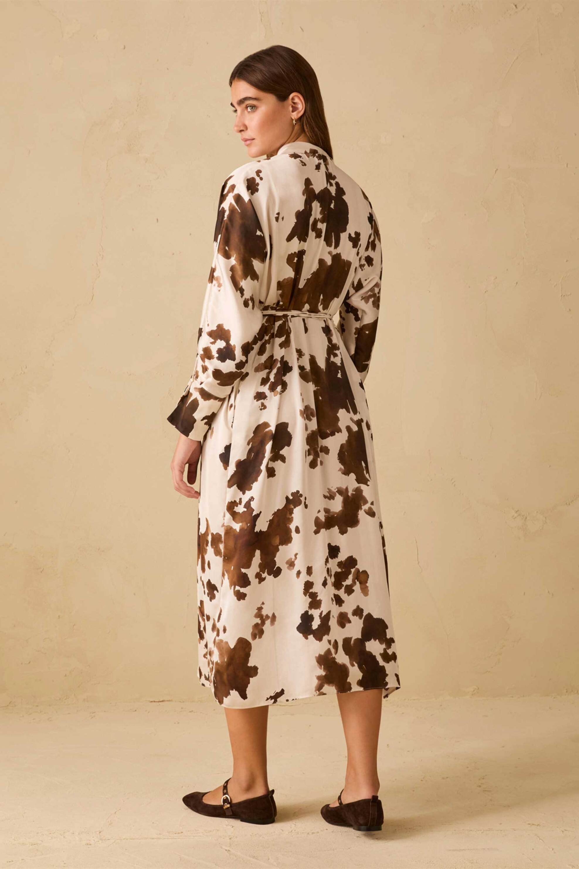 Pennyblack γυναικείο φόρεμα midi με cow print "Pbbboario" - 2611221163200 Εκρού φωτογραφία