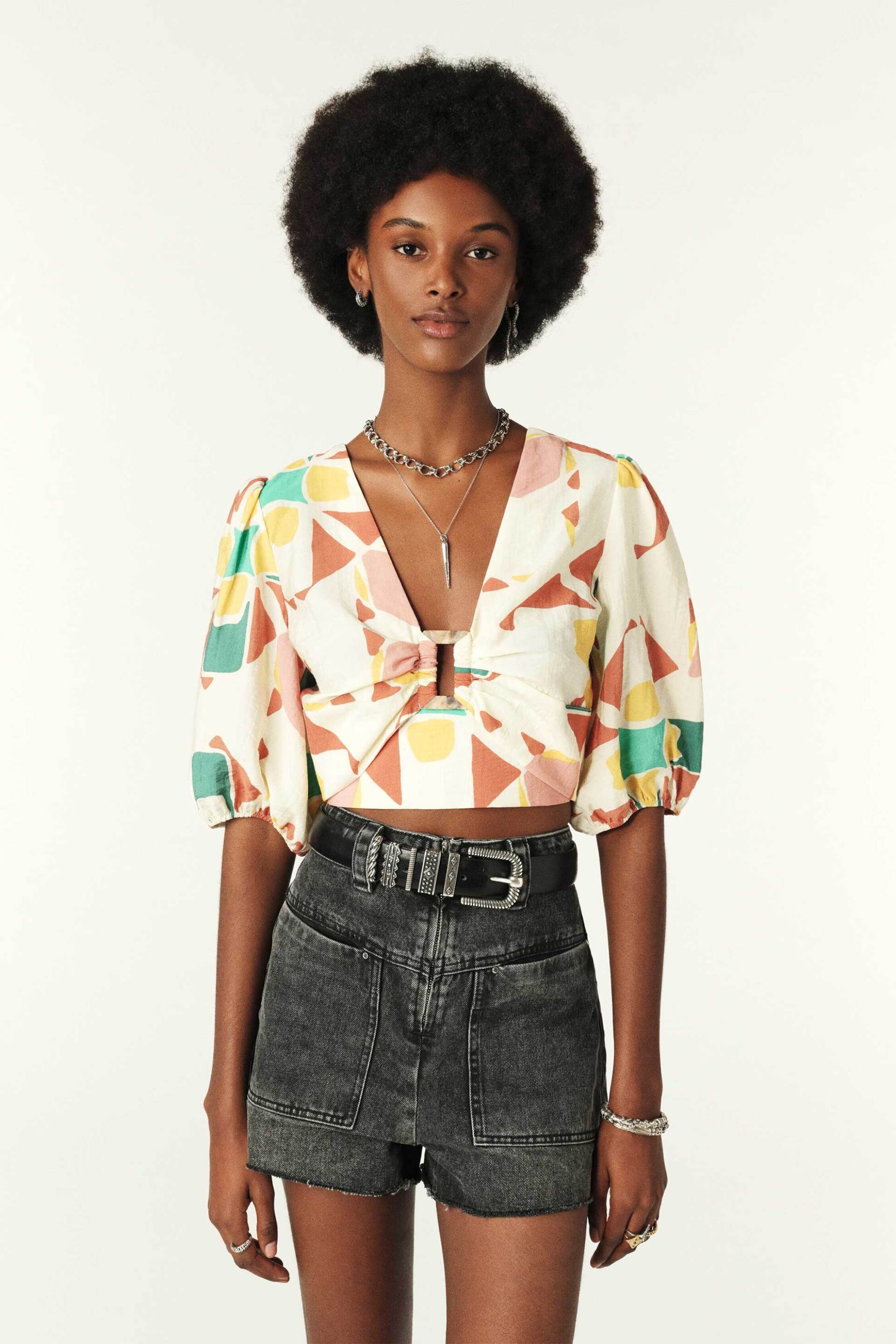 ba&sh γυναικείο τοπ cropped με all-over πολύχρωμα γεωμετρικά patterns και διακοσμητικό κρίκο "Aymar" - 1E24AYMA Εκρού