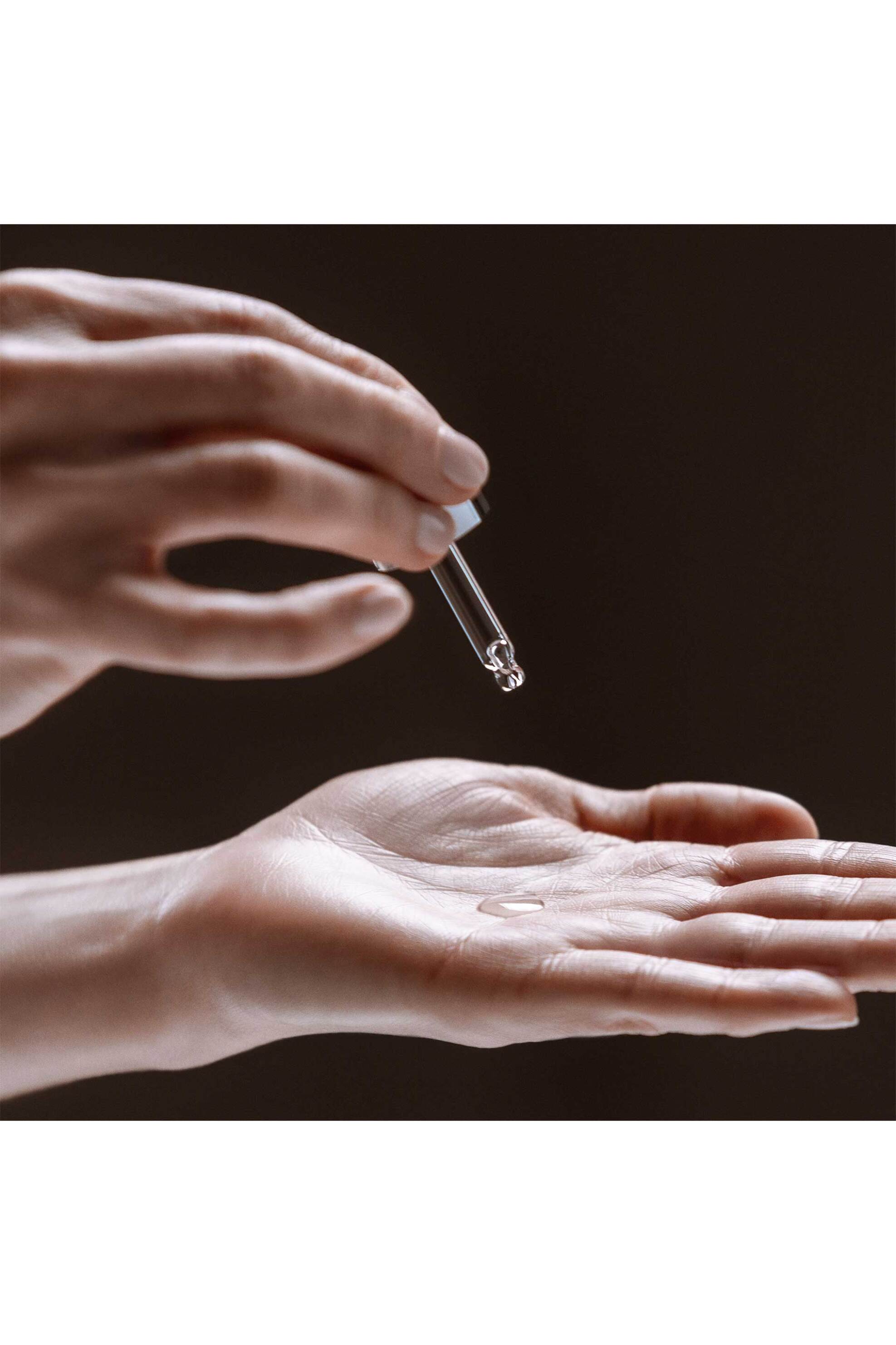 Sisley Black Rose Precious Face Oil 25 ml - 132000 φωτογραφία