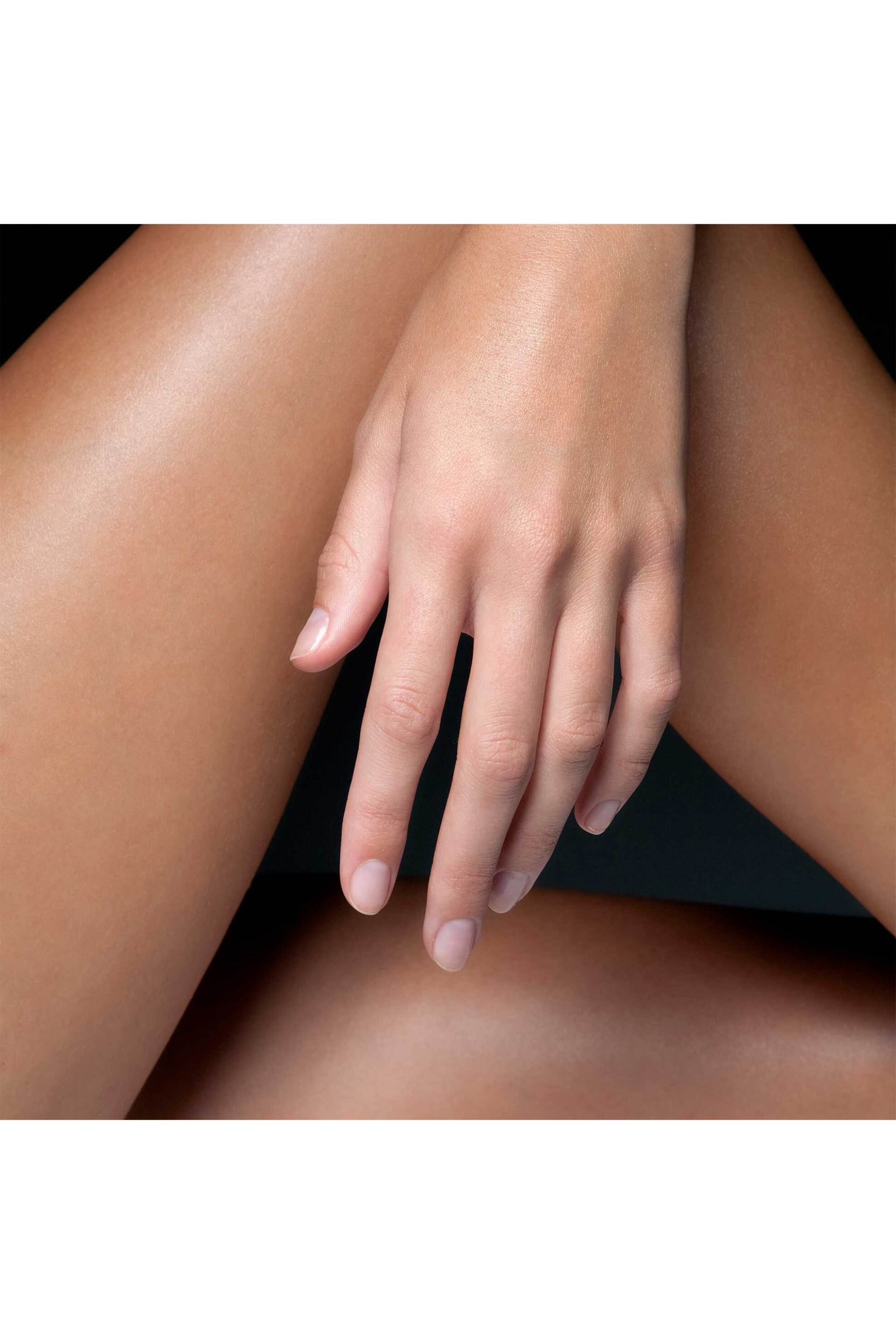 Sisley Black Rose Beautifying Emulsion 200 ml - 132070 φωτογραφία