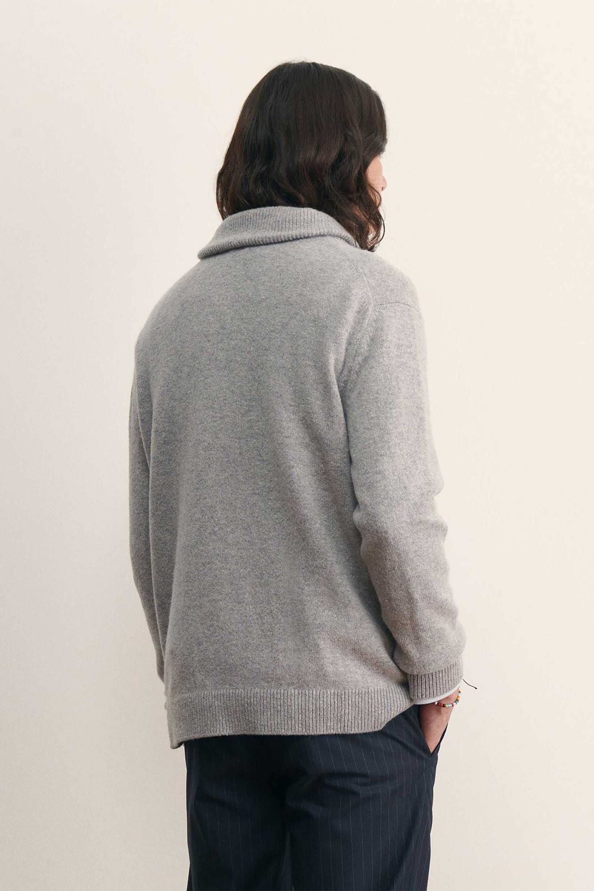 Maison Labiche ανδρική πλεκτή μπλούζα με κέντημα στο στήθος "Out Of Office" - UMDELEPINEOUTOF Γκρι φωτογραφία