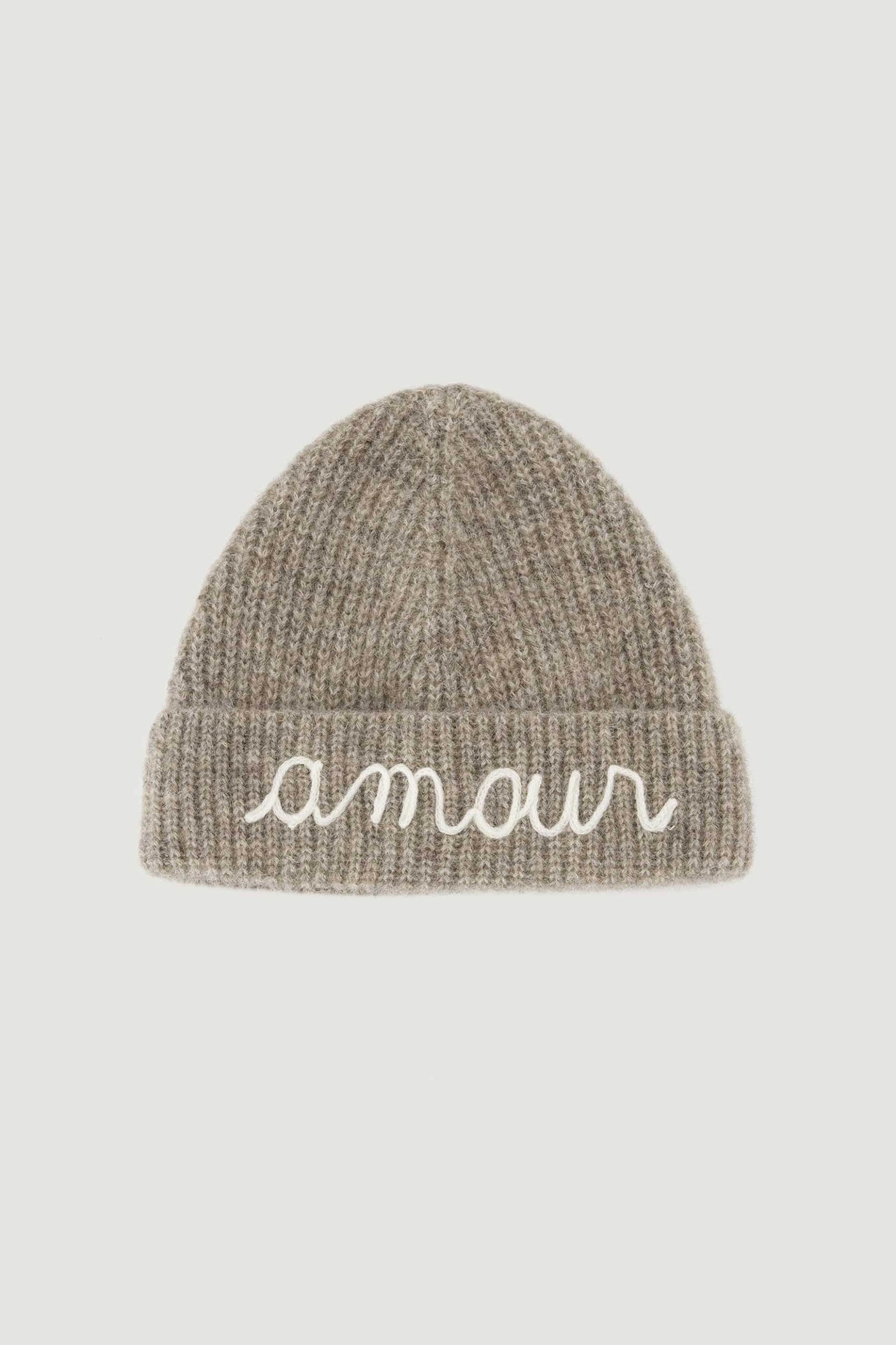 MAISON LABICHE Maison Labiche γυναικείο σκουφάκι με κεντημένο lettering "Amour" - YAFAGEAMOUR Μπεζ