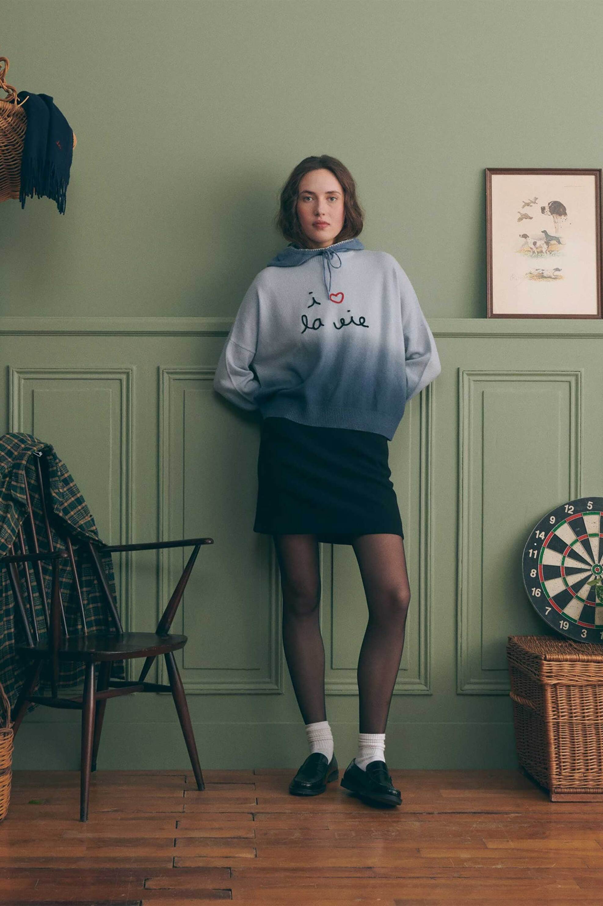 Maison Labiche γυναικείο ντεγκραντέ πουλόβερ με lettering "I Love La Vie"