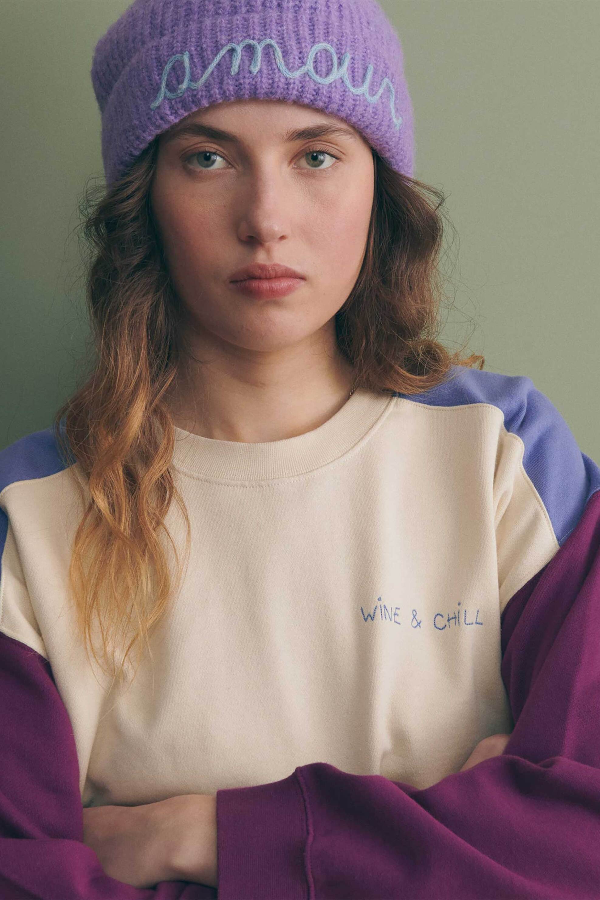 Maison Labiche γυναικεία μπλούζα φούτερ με lettering "Wine And Chill" - YWLEDRUWINECHIL Μοβ φωτογραφία