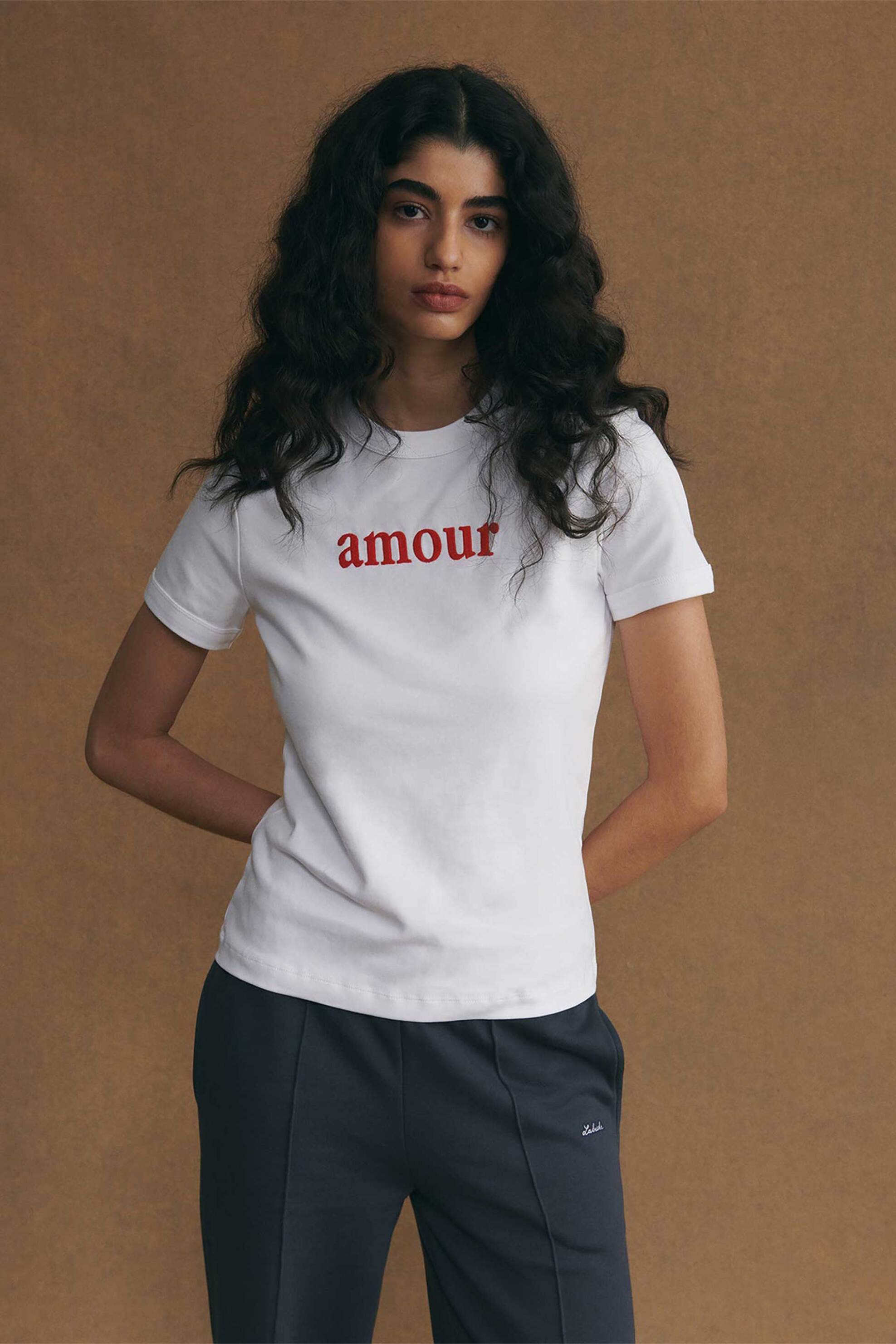 Maison Labiche γυναικείο βαμβακερό T-shirt μονόχρωμο με lettering "Amour" - UWMONTHERLANTAM Λευκό