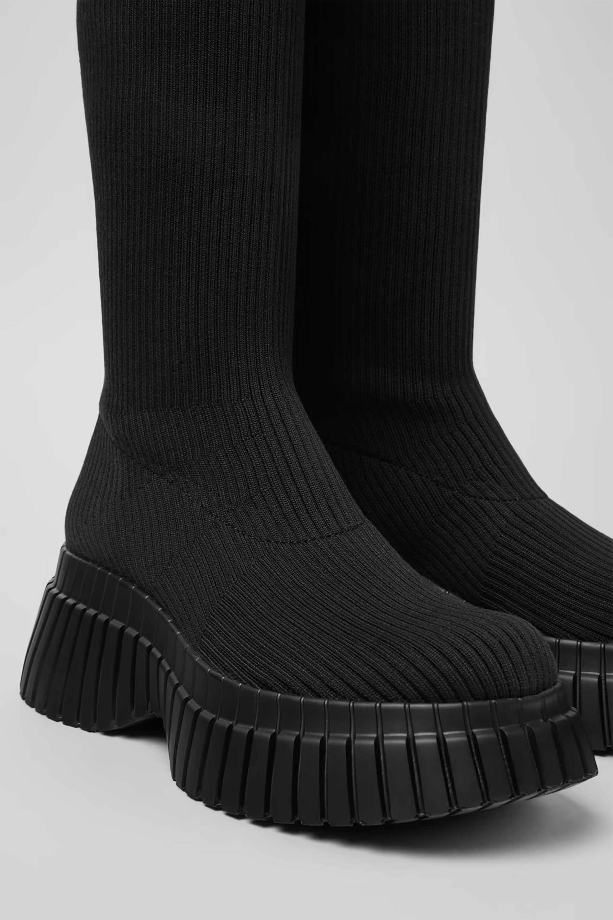 Camper γυναικείες μπότες "Pix " - K400802-001 Μαύρο φωτογραφία