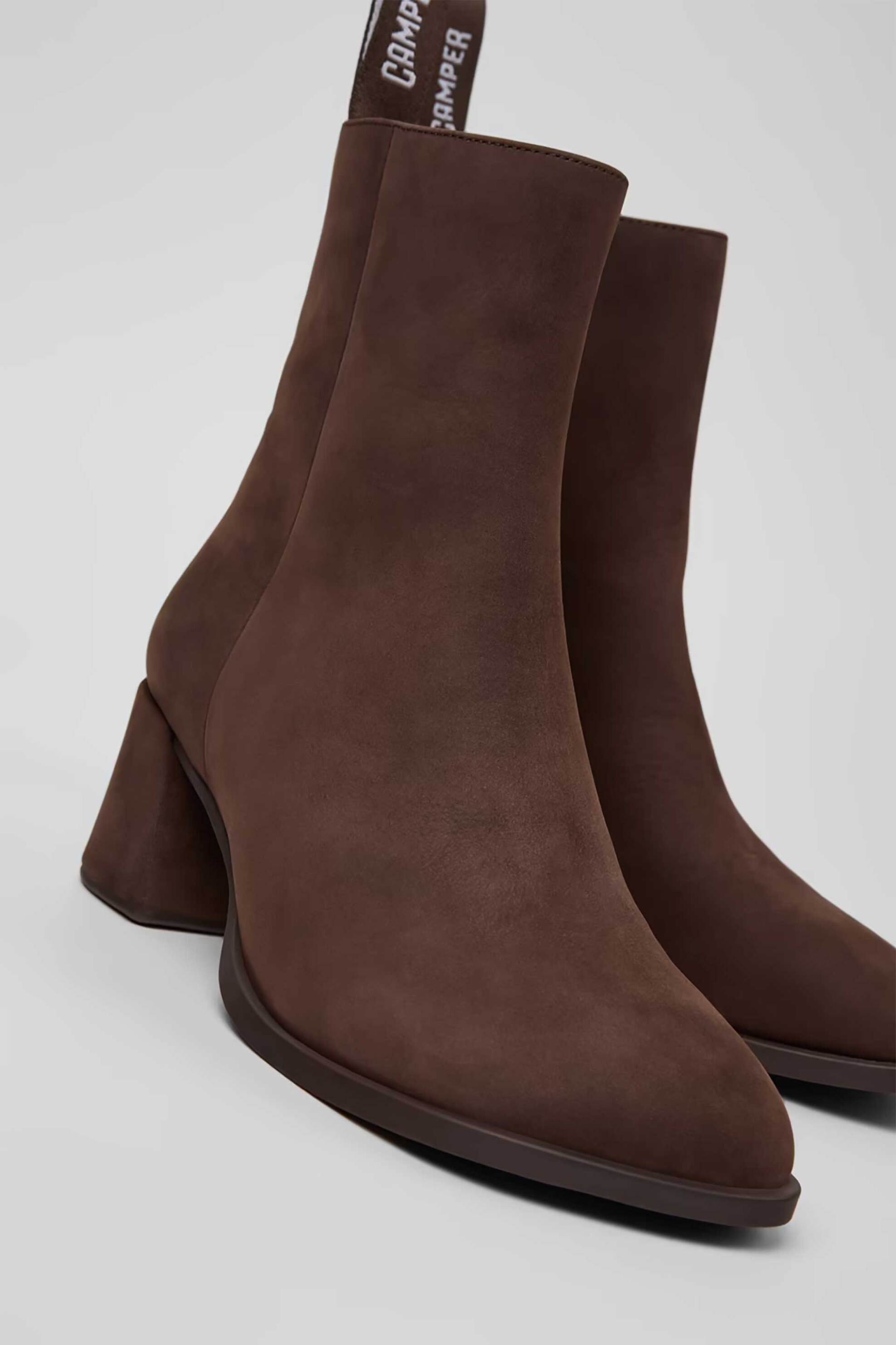 Camper γυναικεία suede μποτάκια με φερμουάρ 