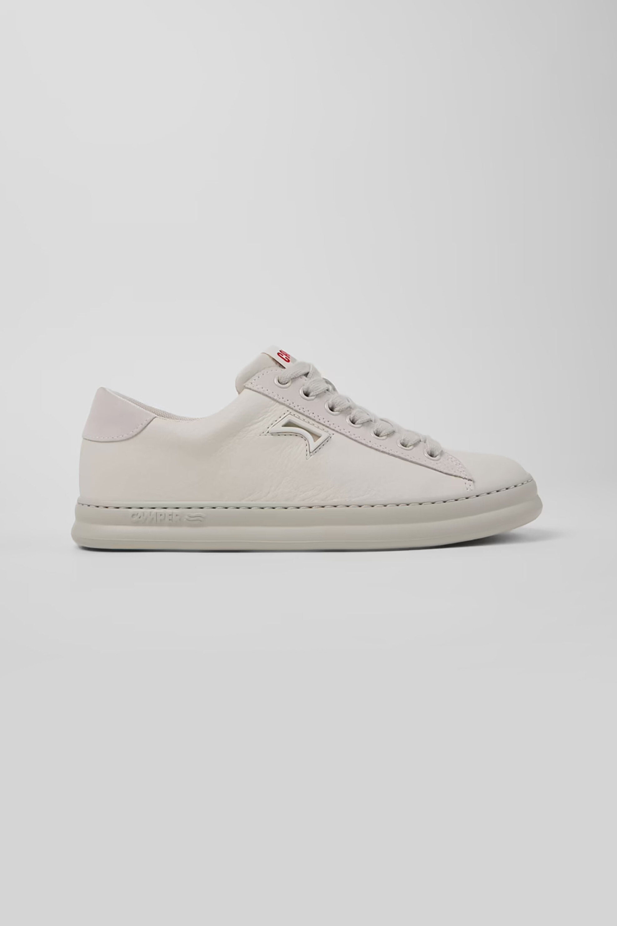 Γυναικεία sneakers με κορδόνια σε εκρου