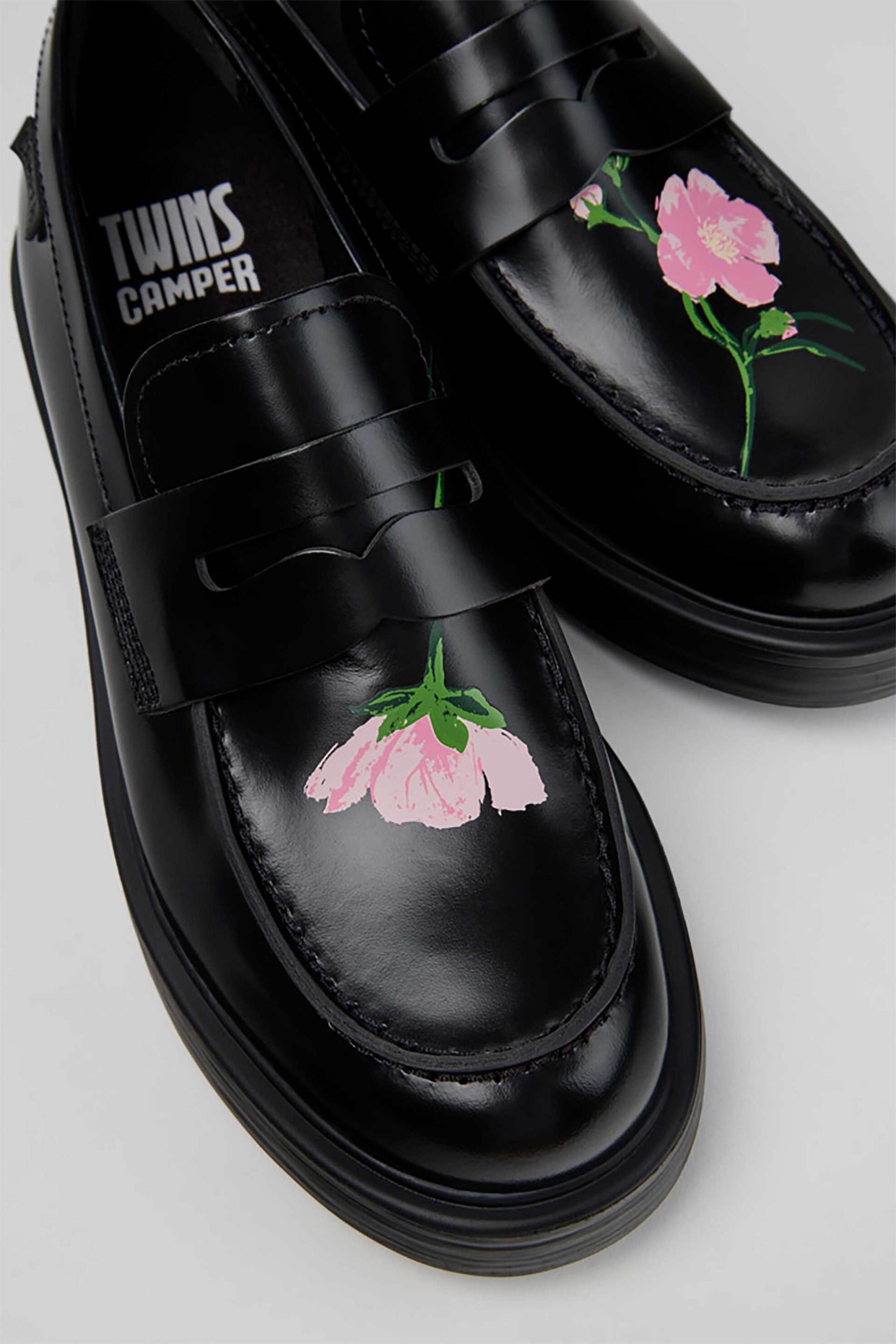Camper γυναικεία δερμάτινα loafers 