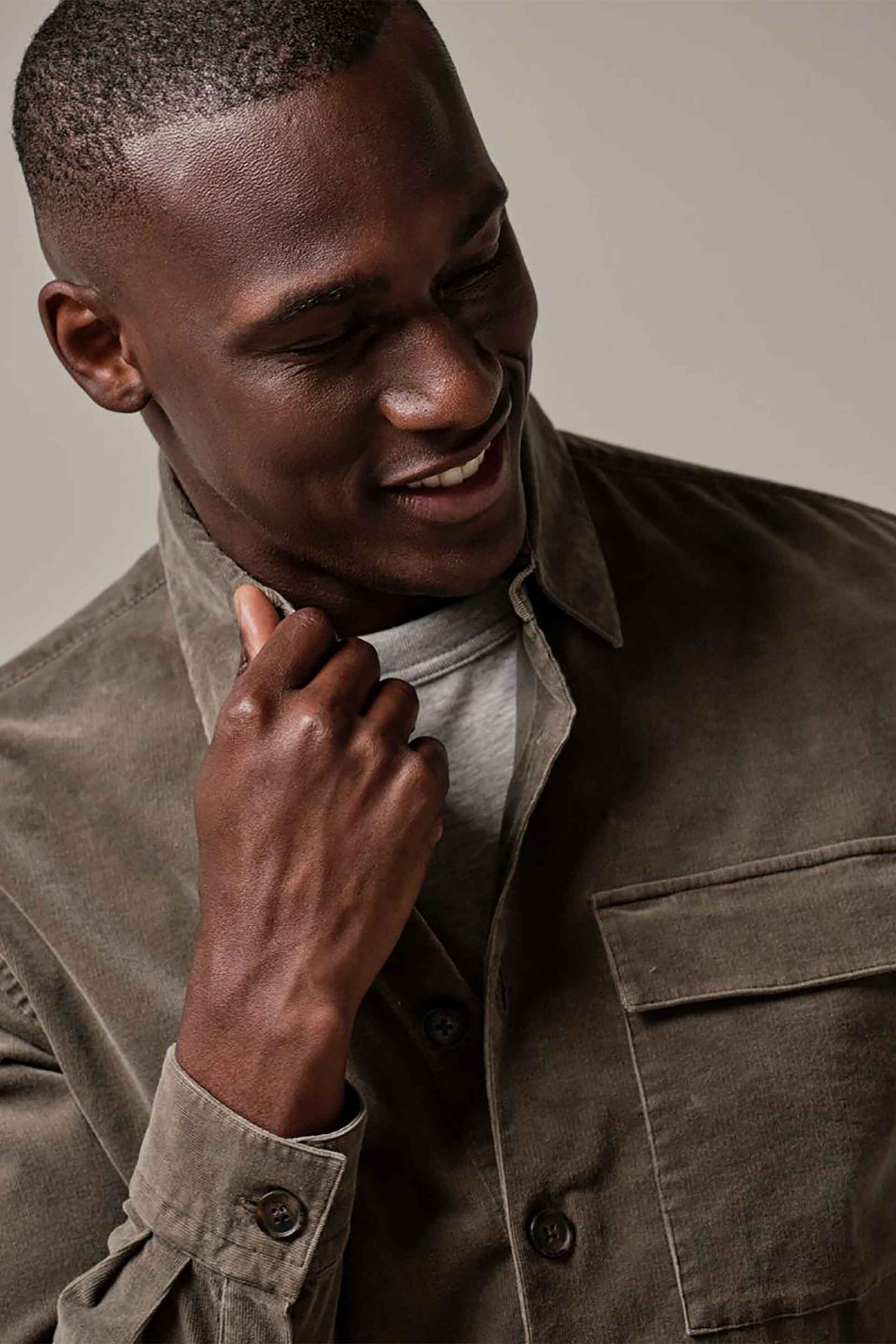 Profuomo ανδρικό κοτλέ overshirt με τσέπη Normal Fit - PPVF30001A Χακί φωτογραφία