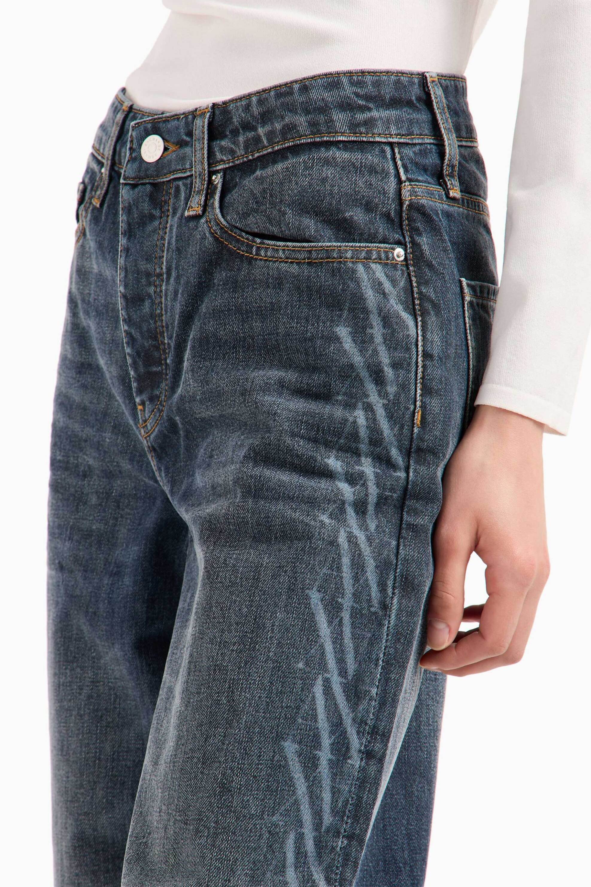 Armani Exchange γυναικείo τζιν πεντάτσεπο με all-over logo print Carrot fit - 6DYJ51Y18DZ Denim Blue φωτογραφία