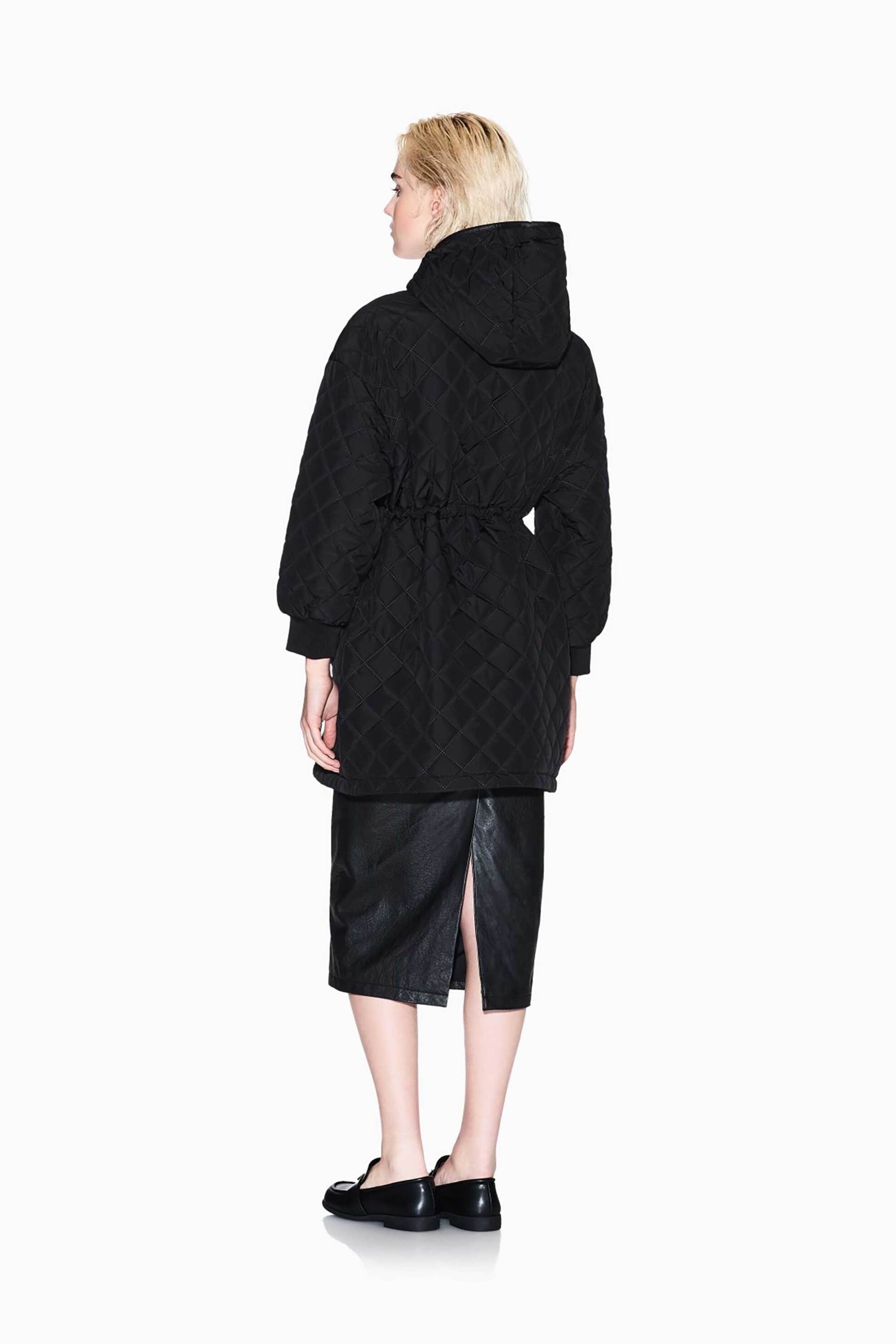 Armani Exchange γυναικείο μπουφάν μονόχρωμο με καπιτονέ σχέδιο και κουκούλα - XW000682AF16200 Μαύρο φωτογραφία