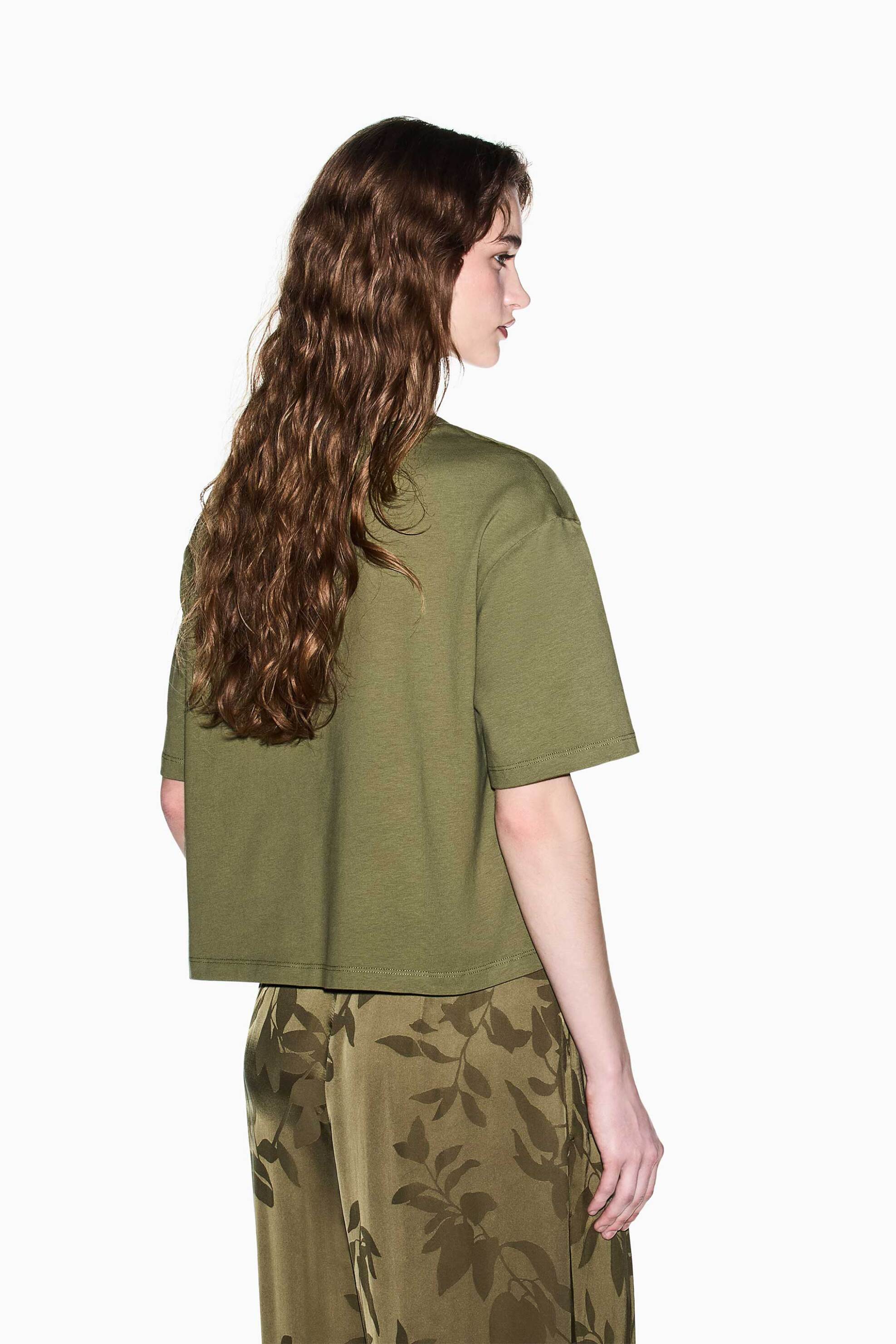 Armani Exchange Γυναικείο Cropped T-Shirt με Κέντημα - Xw002298Af16356 Χακί