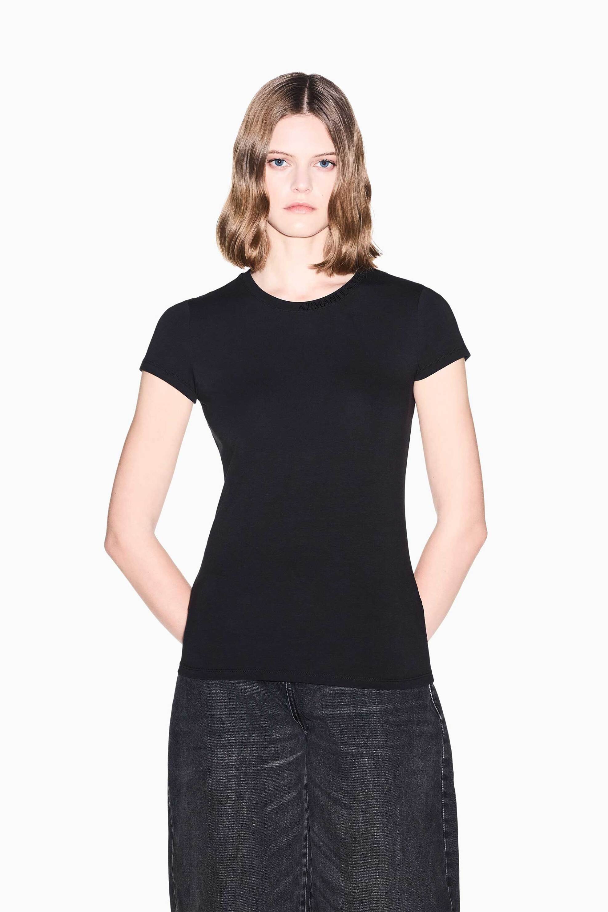 Armani Exchange γυναικείο T-shirt με στρας στην λαιμόκοψη Slim Fit - XW002743AF23955 Μαύρο