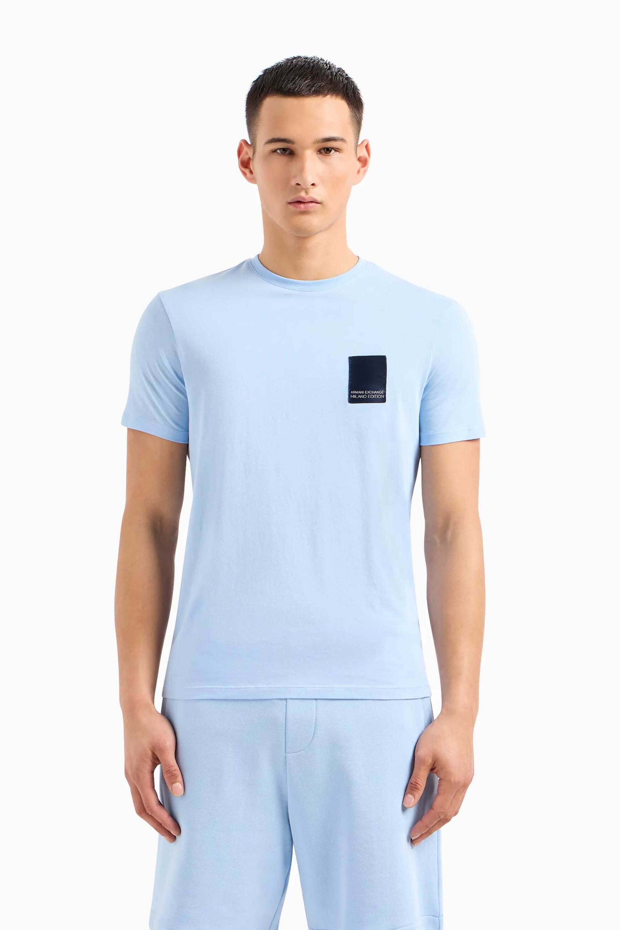 Ανδρική Μόδα > Ανδρικά Ρούχα > Ανδρικές Μπλούζες > Ανδρικά T-Shirts Armani Exchange ανδρικό T-shirt με contrast logo patch Regular Fit - 3DZTHMZJ8EZ Μπλε Ανοιχτό
