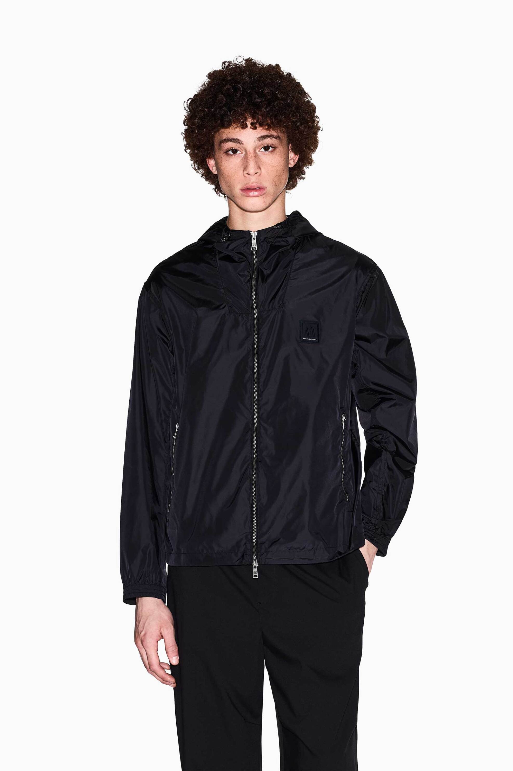 ARMANI EXCHANGE Armani Exchange ανδρικό αντιανεμικό μπουφάν μονόχρωμο με κουκούλα - XM000342AF12285 Μαύρο