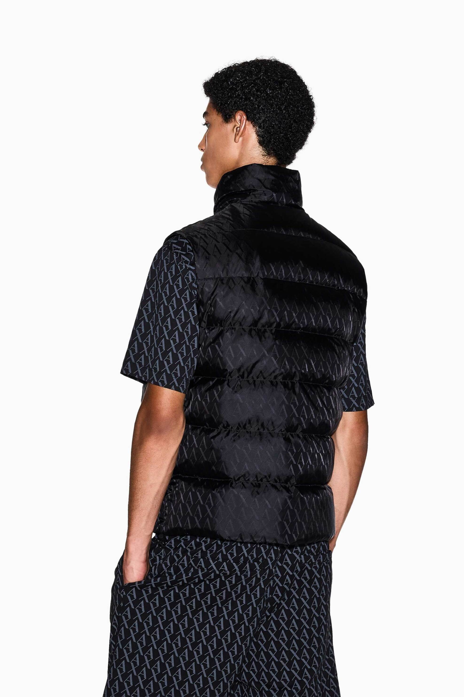 Armani Exchange Ανδρικό Αμάνικο Μπουφάν με Καπιτονέ Σχέδιο Regular Fit - Xm001581Af16628 Μαύρο