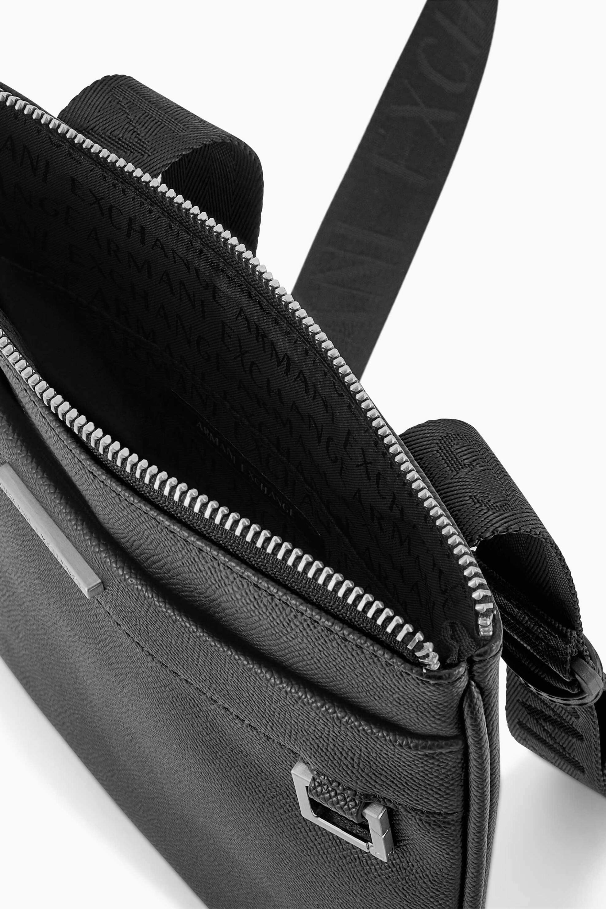 Armani Exchange Ανδρική Τσάντα Crossbody με Μεταλλικό Λογότυπο - Xm002039Af19931 Μαύρο