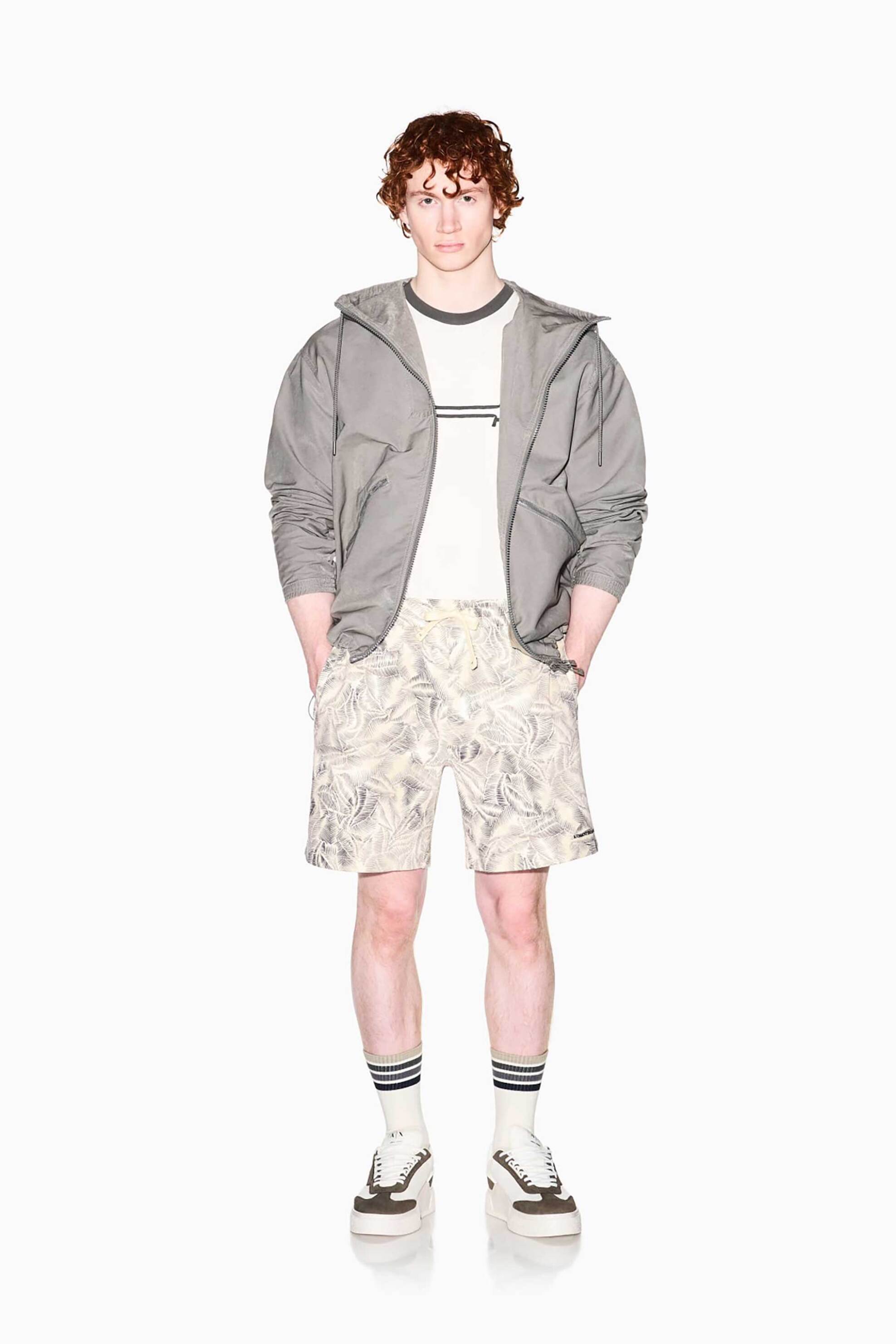 Armani Exchange ανδρική βερμούδα με ελαστική μέση και all-over print Relaxed Fit - XM002384AF24635 Μπεζ