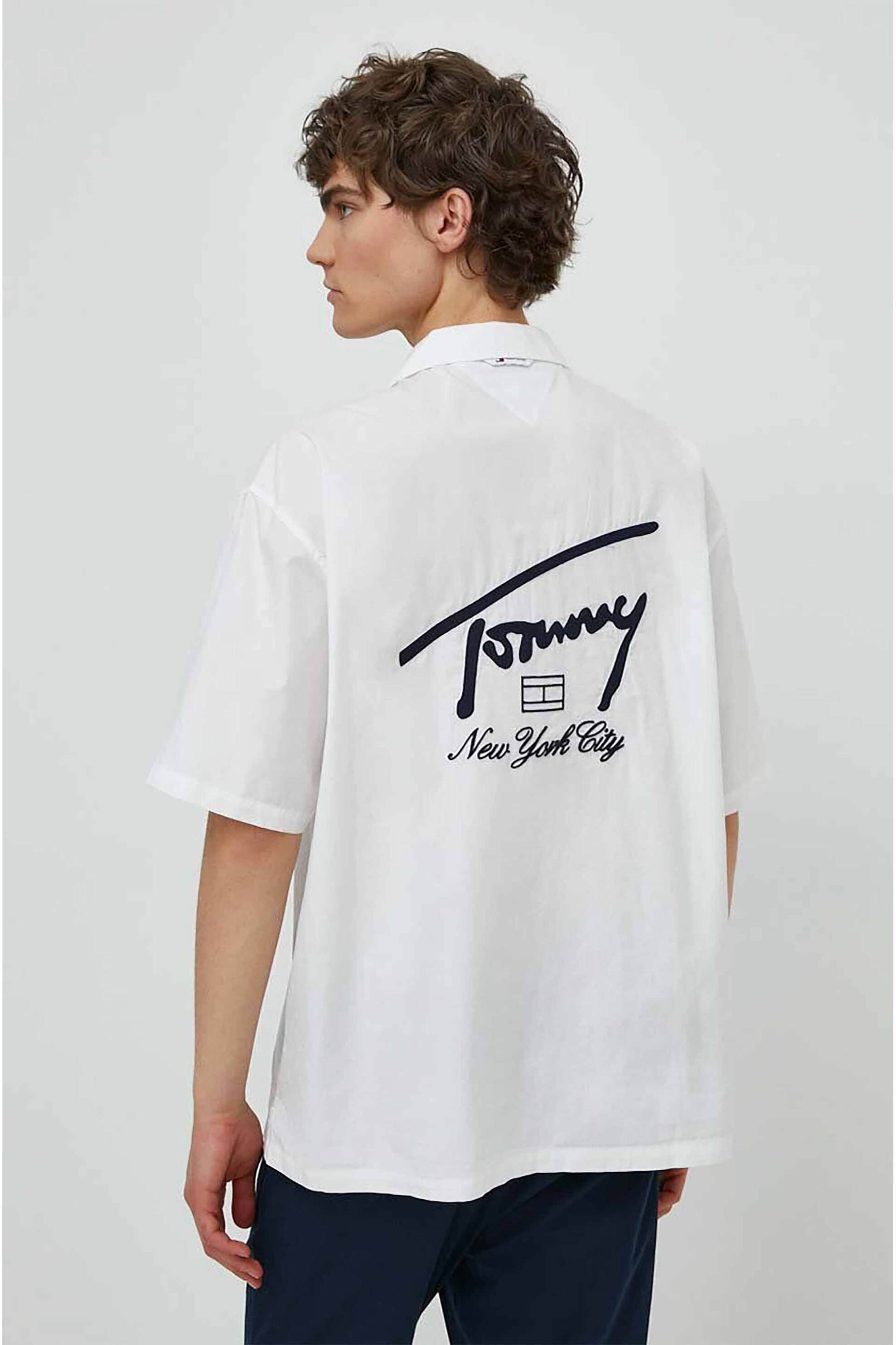 Tommy Jeans Ανδρικό Κοντομάνικο Πουκάμισο με Graphic Logo Στο Πίσω Μέρος Relaxed Fit - Dm0Dm19139 Λευκό