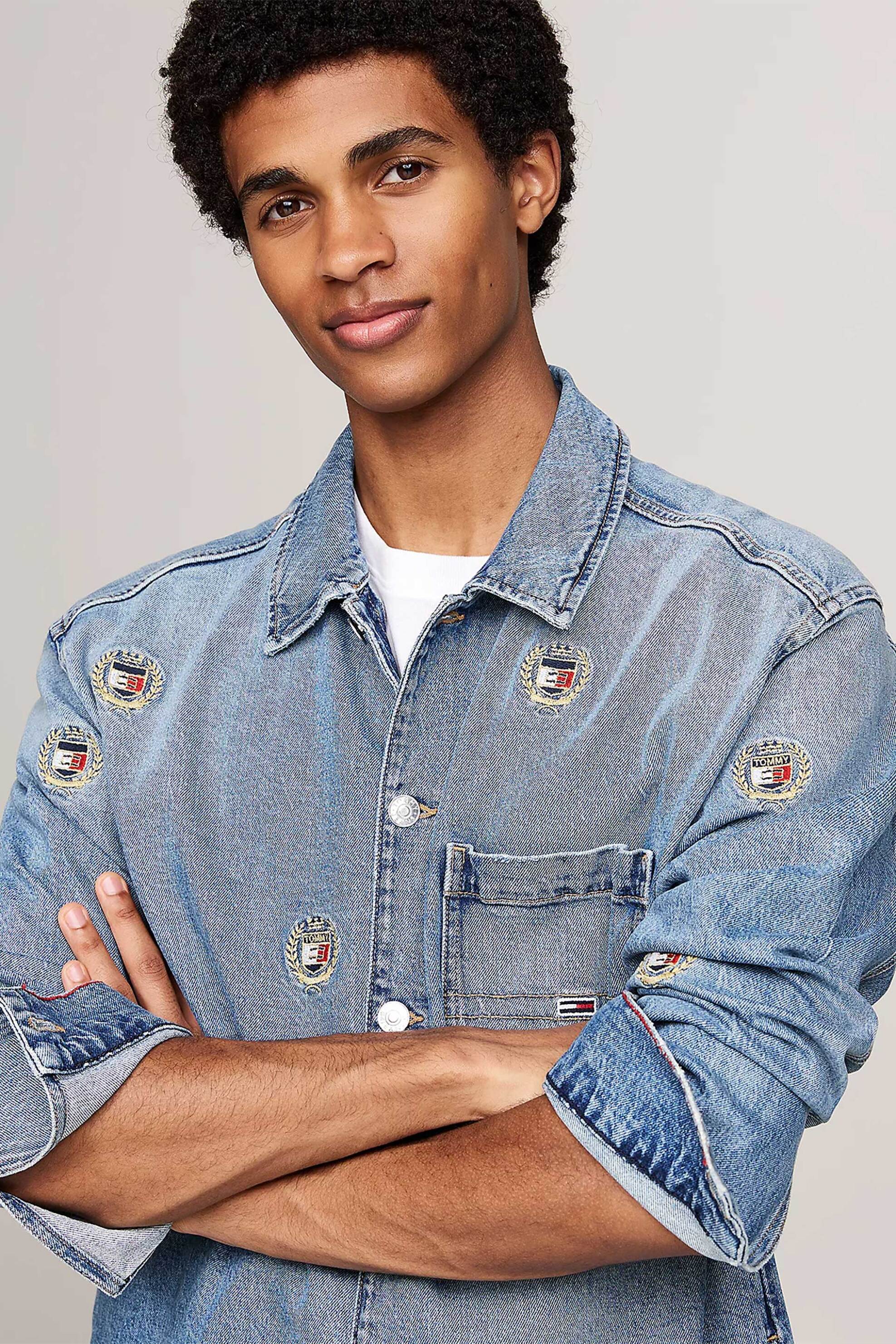 Tommy Jeans ανδρικό denim overshirt με all-over κεντημένο λογότυπο Regular Fit - DM0DM20437 Denim Blue Ανοιχτό φωτογραφία