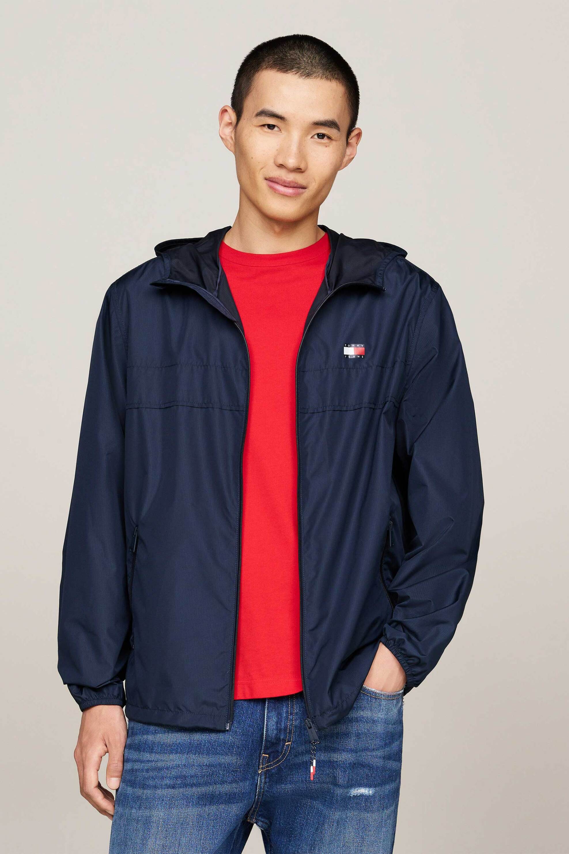 Tommy Jeans ανδρικό αντιανεμικό jacket με λογότυπο στο στήθος - DM0DM20204 Μπλε Σκούρο