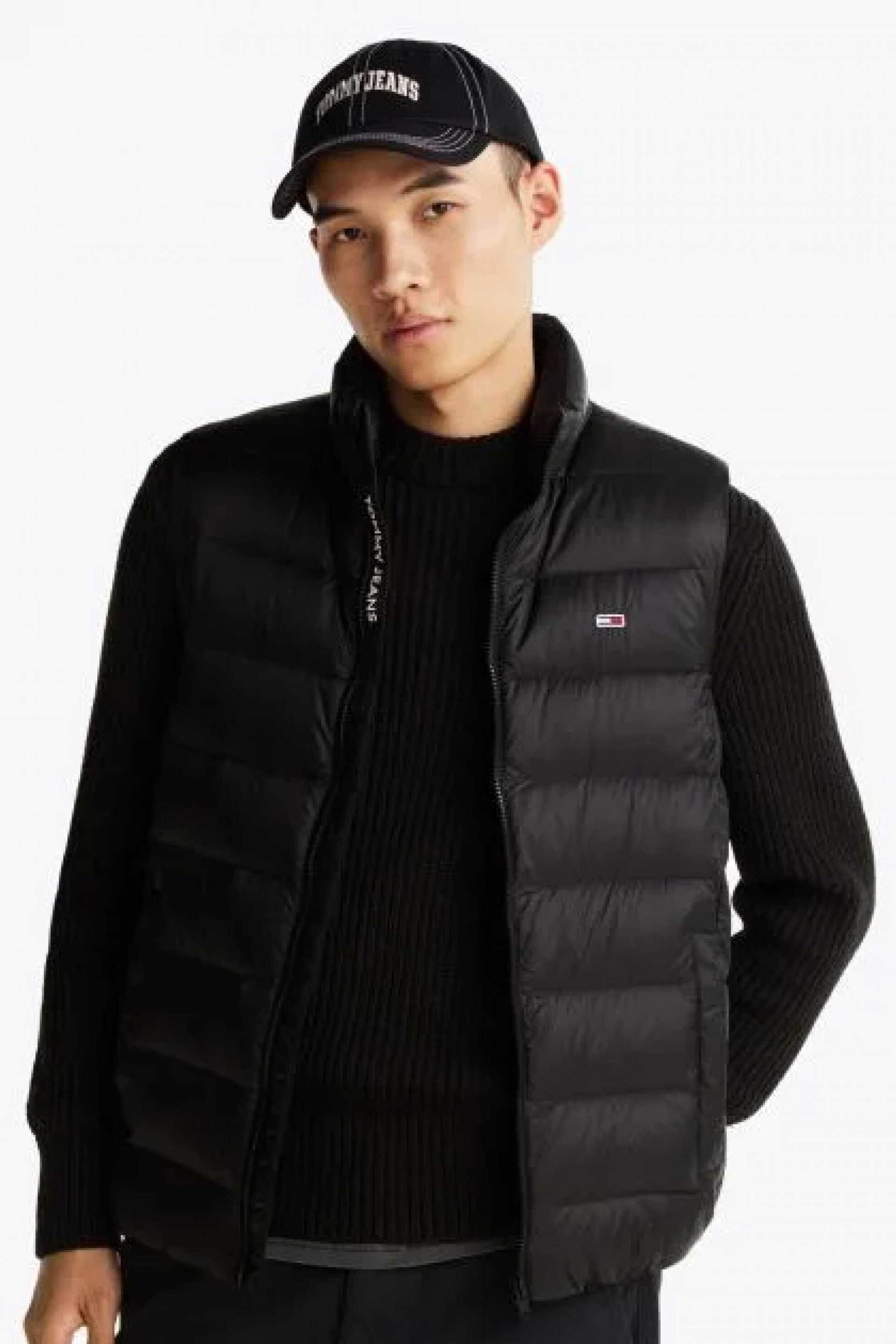 Tommy Jeans ανδρικό αμάνικό μπουφάν με καπιτονέ σχέδιο Slim Fit - DM0DM20663 Μαύρο