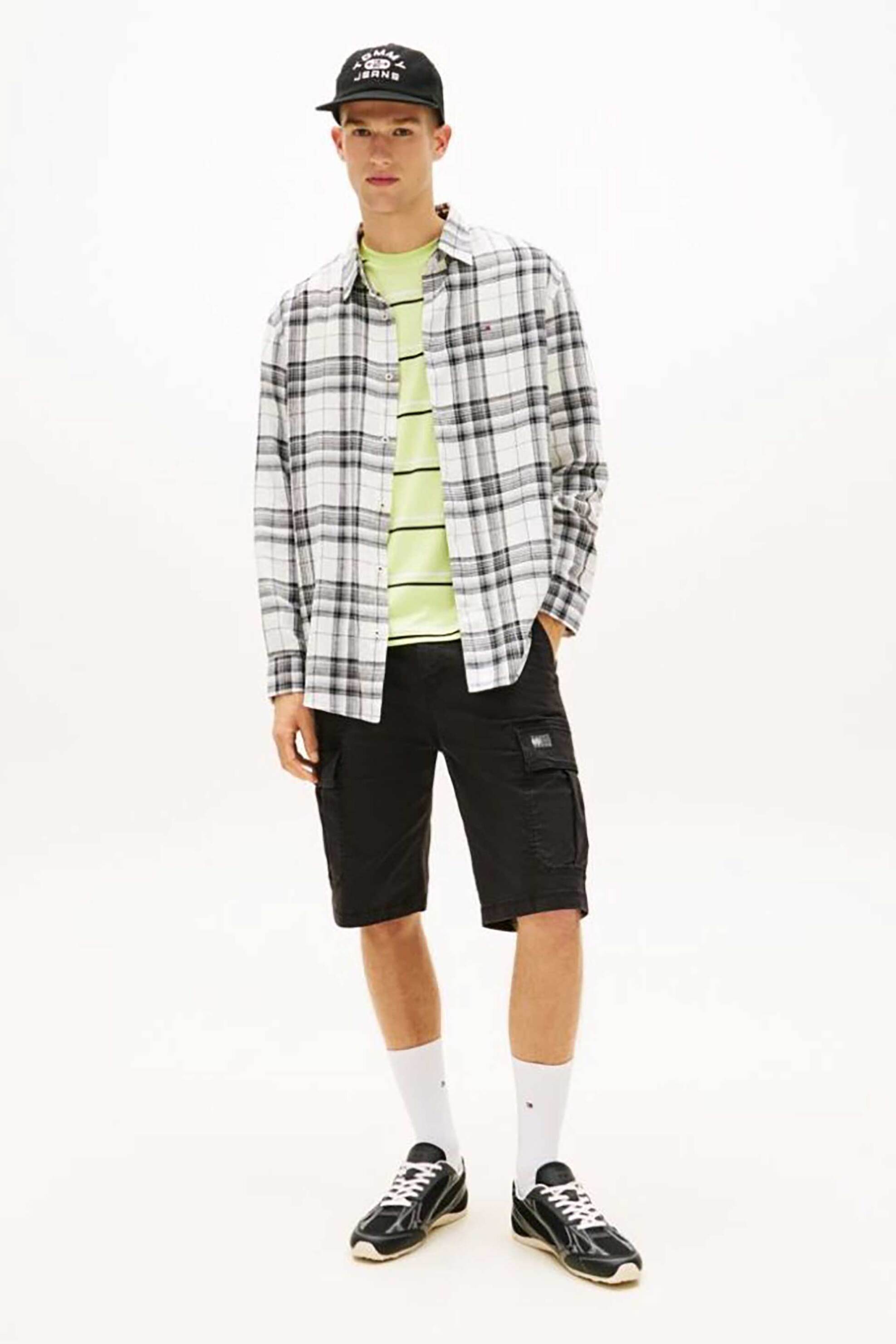 Tommy Jeans ανδρική βερμούδα cargo Regular Fit "Otis" - DM0DM22831 Μαύρο