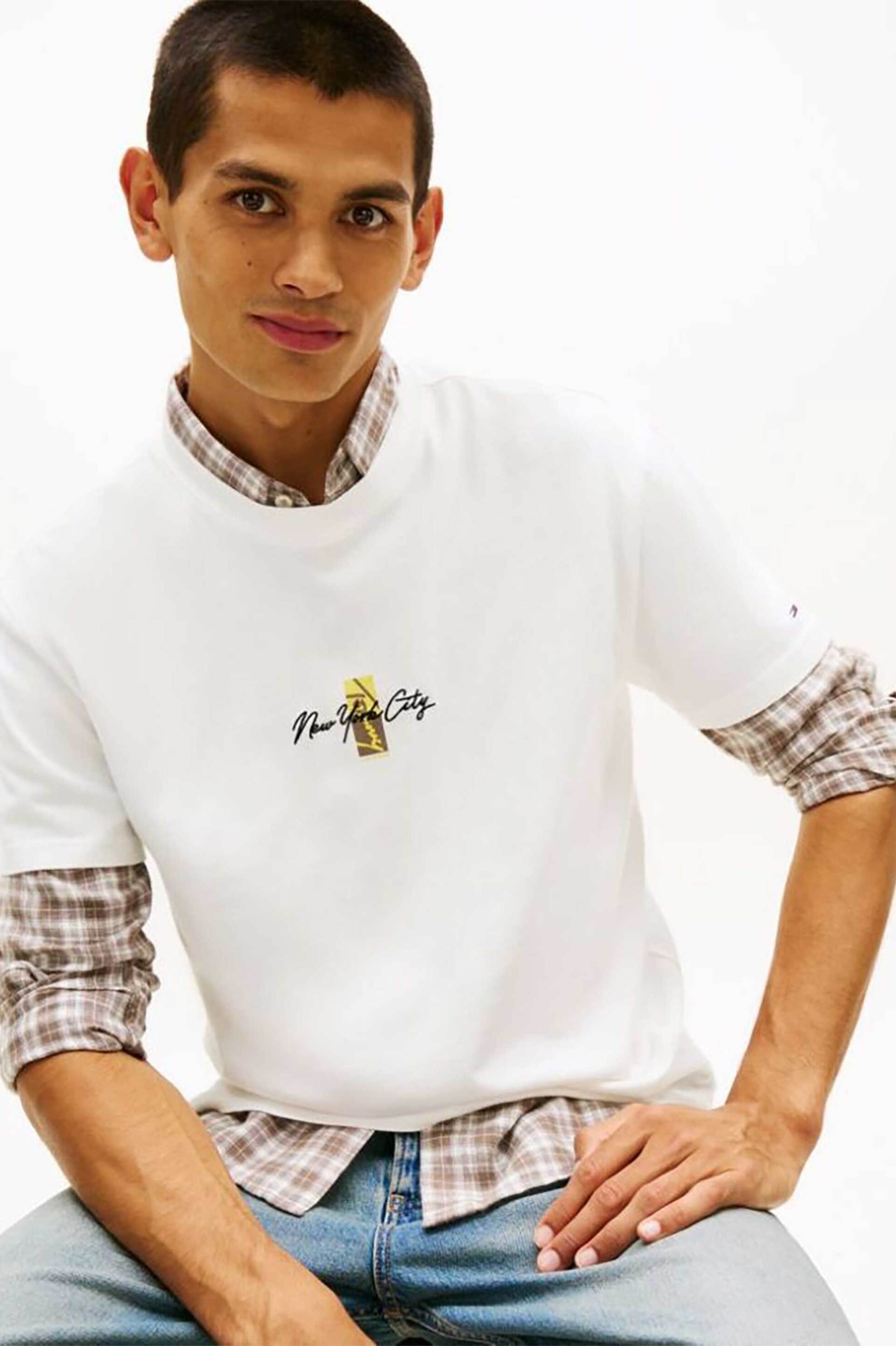 Tommy Jeans ανδρικό T-shirt με κεντημένο λογότυπο - DM0DM22532 Εκρού