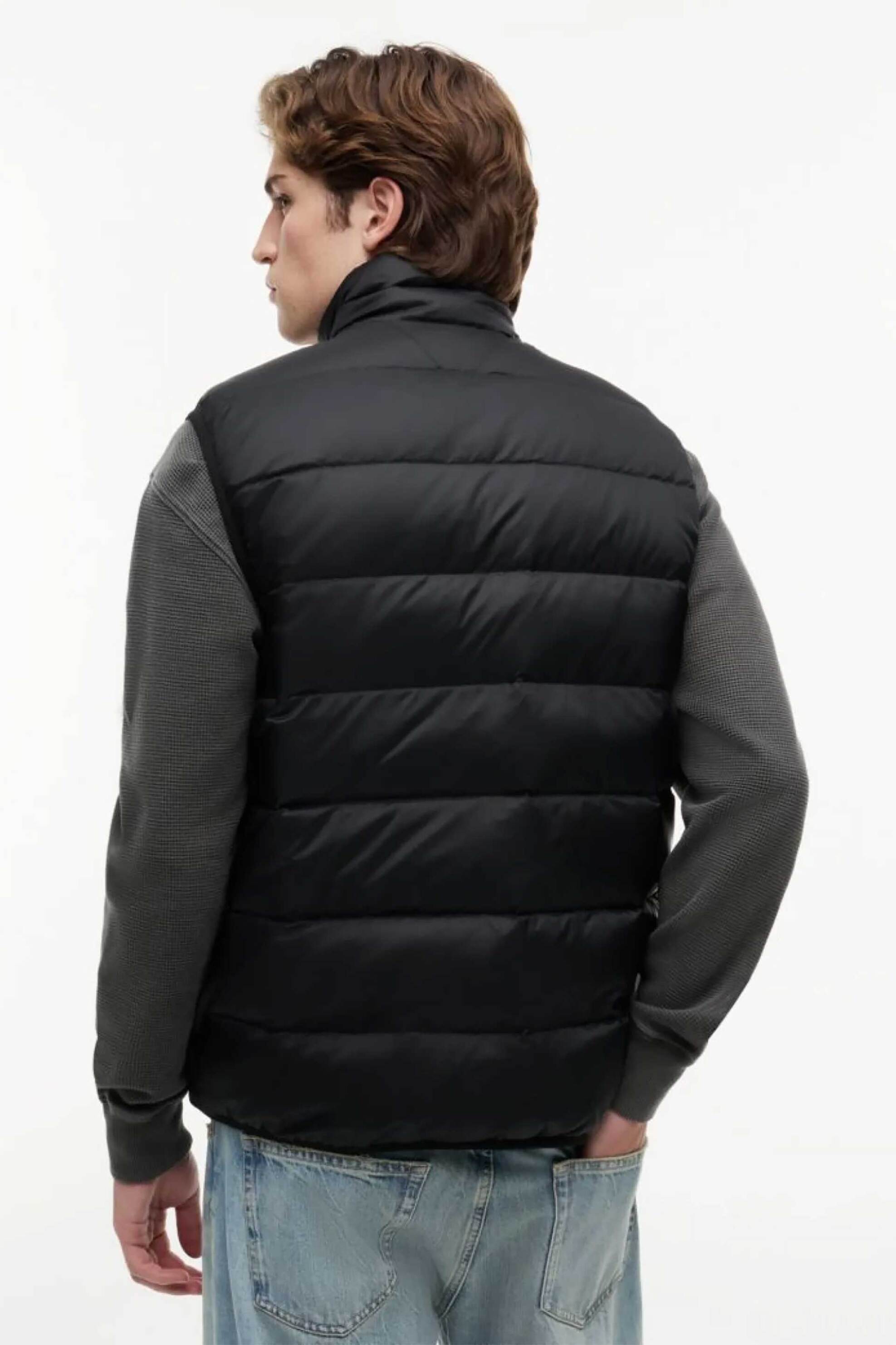 Tommy Jeans Ανδρικό Αμάνικο Μπουφάν Αδιάβροχο Καπιτονέ με Λογότυπο Relaxed Fit - Dm0Dm23232 Μαύρο