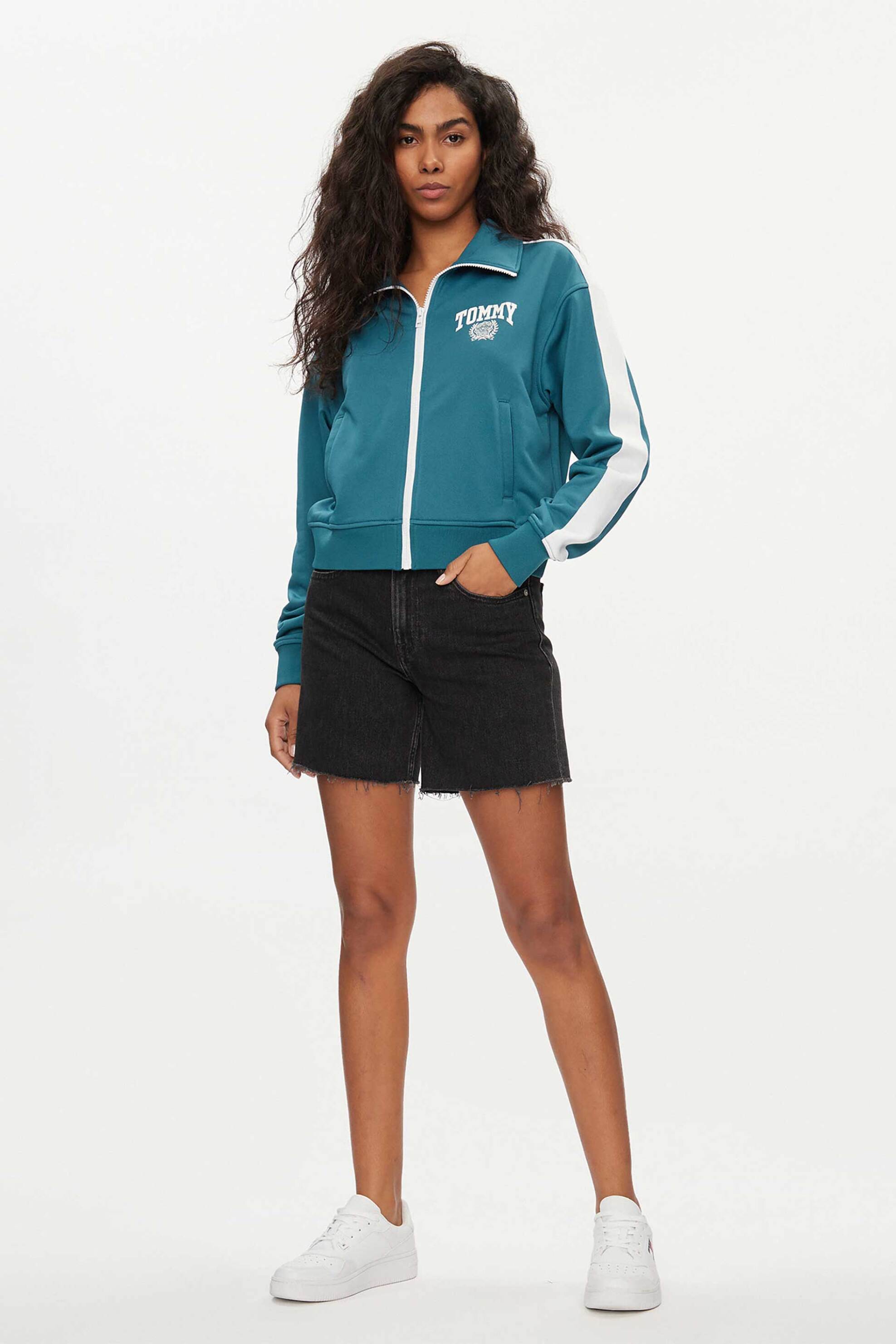 TOMMY JEANS Tommy Jeans γυναικείο denim σορτς πεντάτσεπο με ξέφτια και λογότυπο Regular Fit - DW0DW18330 Μαύρο