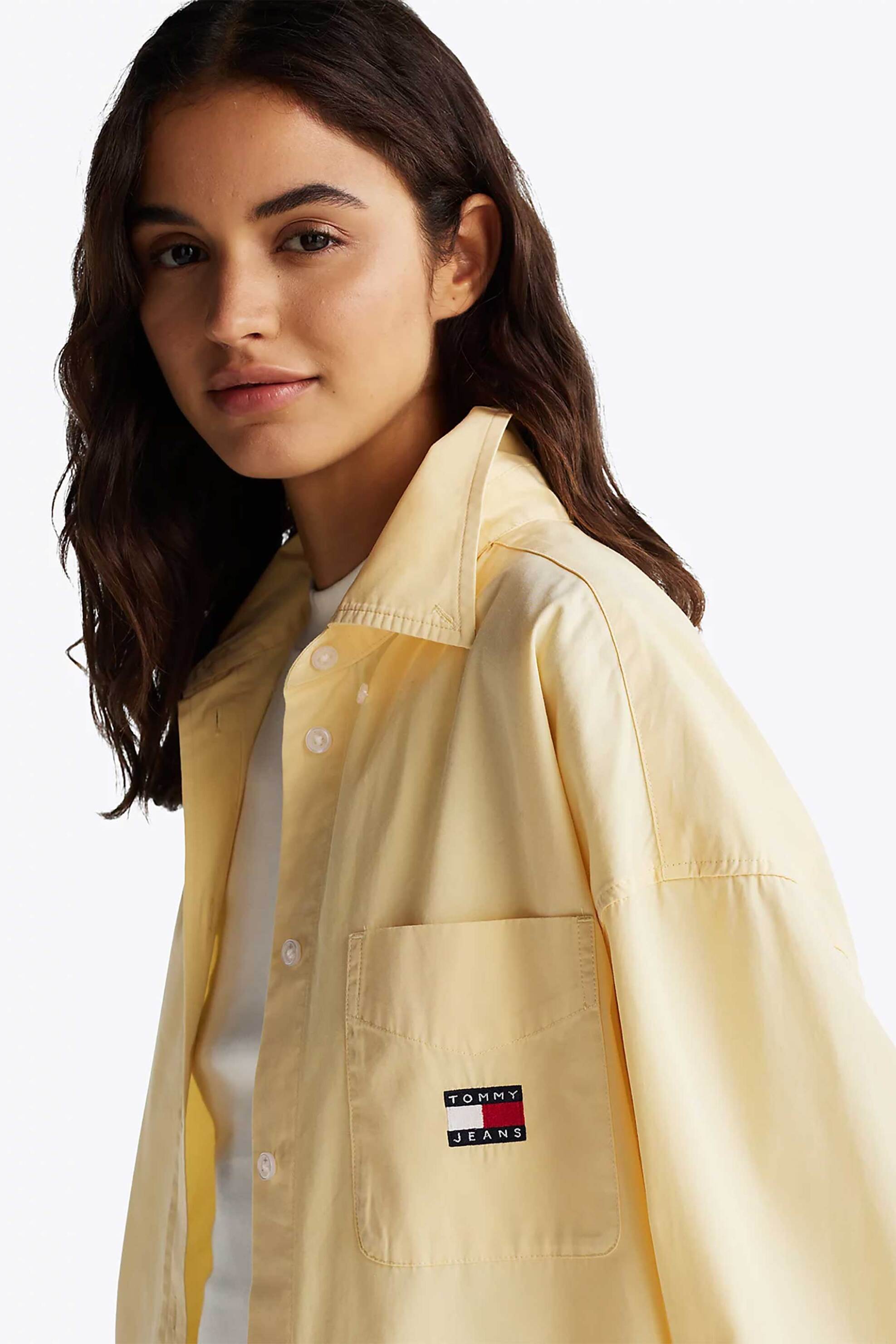 TOMMY JEANS Tommy Jeans γυναικείο πουκάμισο με τσέπη στο στήθος και λογότυπο Oversized Fit - DW0DW19357 Μπεζ - 2
