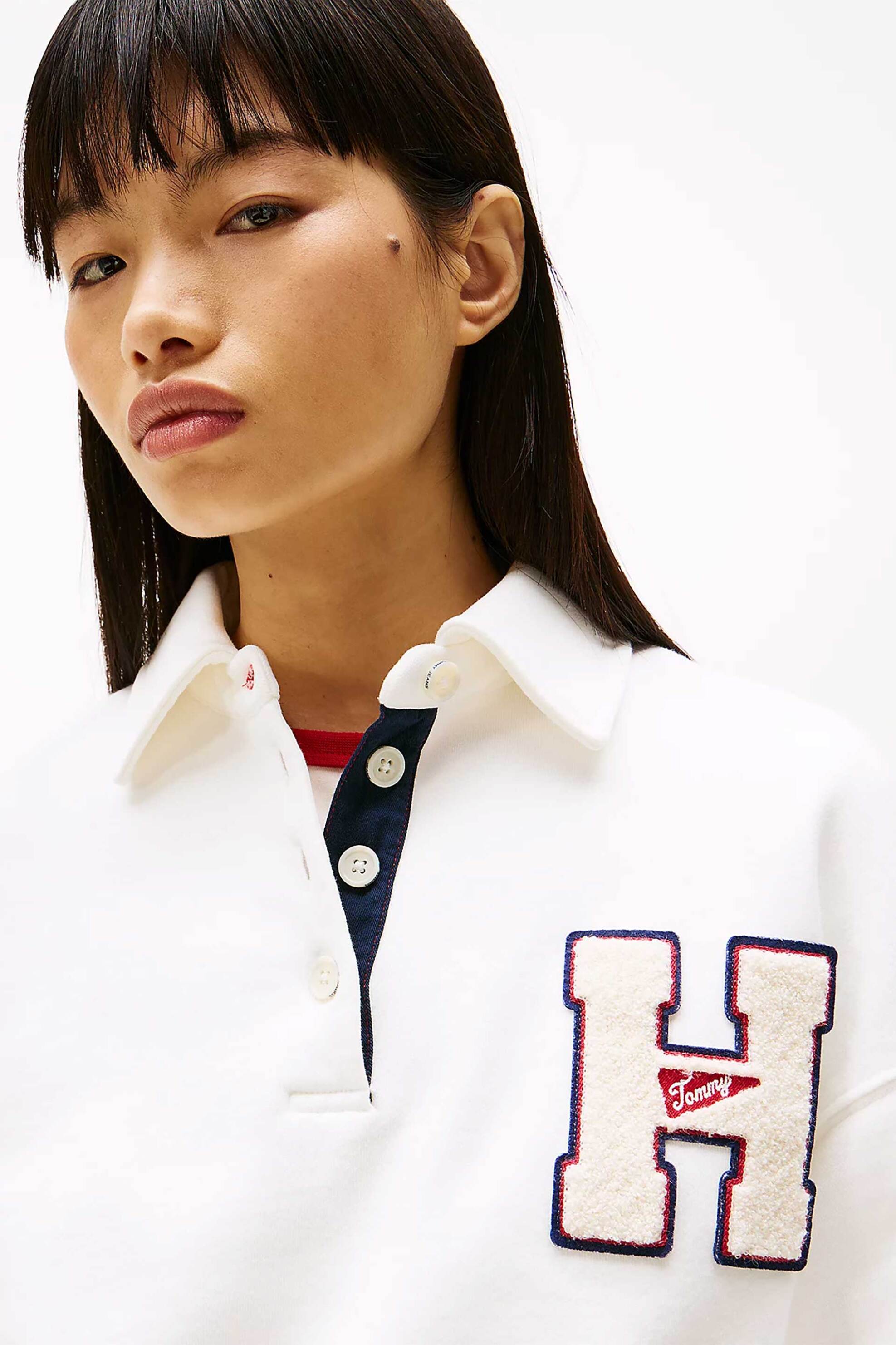 TOMMY JEANS Tommy Jeans γυναικεία μπλούζα φούτερ πόλο με κεντημένο μονόγραμμα - DW0DW20537 Λευκό - 2