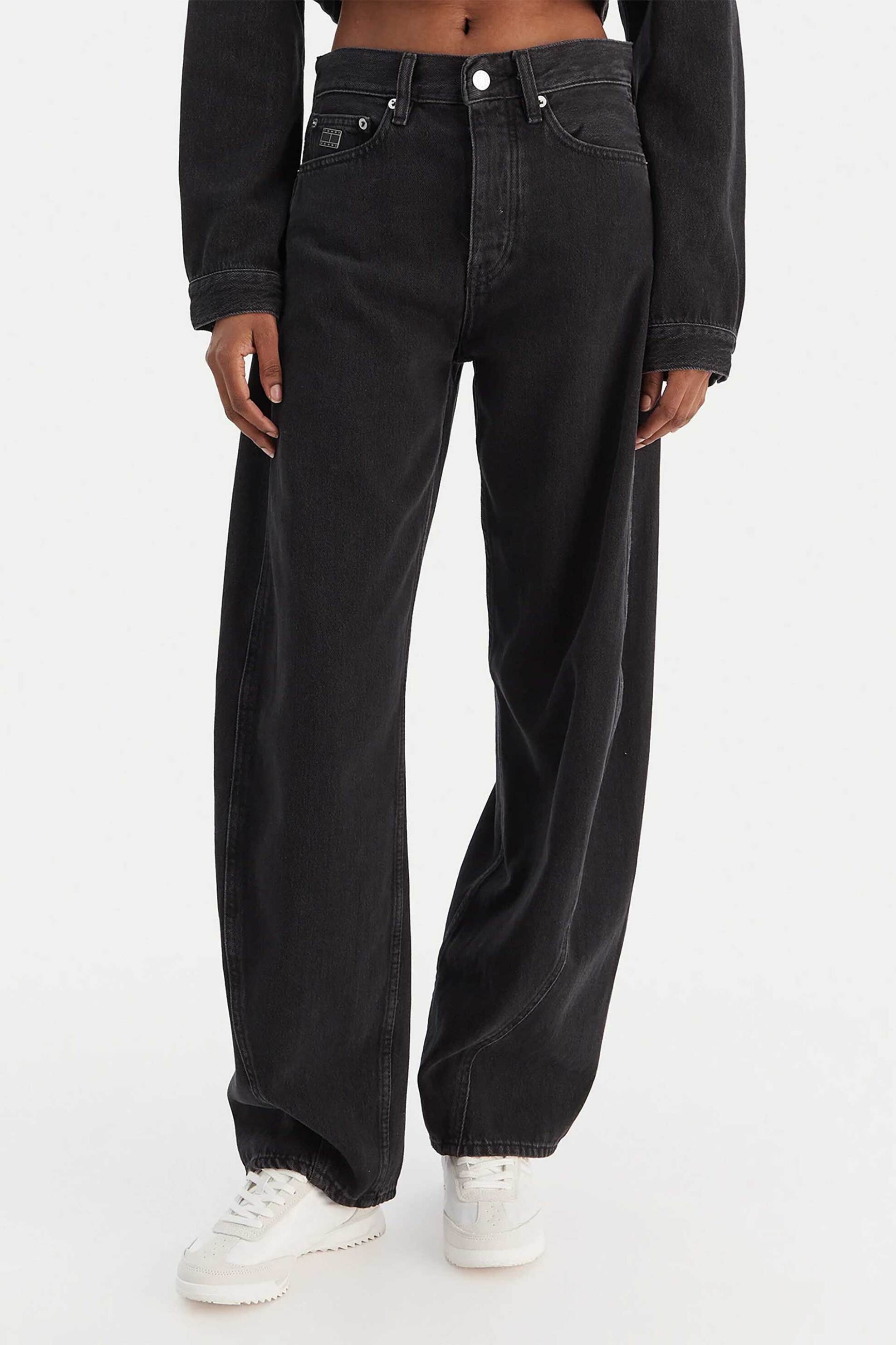 Tommy Jeans γυναικείο βαμβακερό τζιν παντελόνι πεντάτσεπο Barrel Fit - DW0DW22522 Μαύρο φωτογραφία