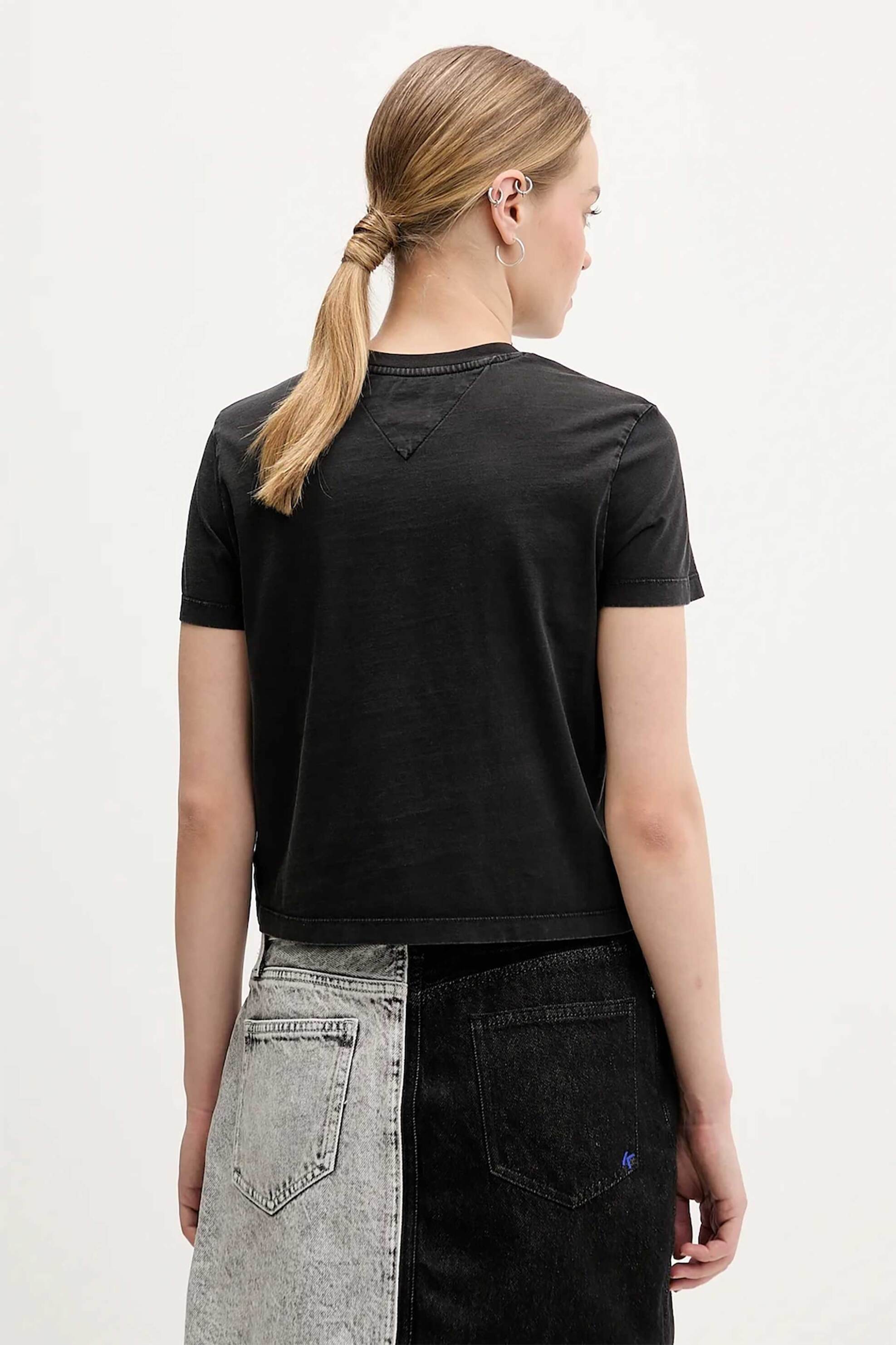 Tommy Jeans Γυναικείο T-Shirt με Ανάγλυφο Logo Print Slim Fit - Dw0Dw22539 Μαύρο