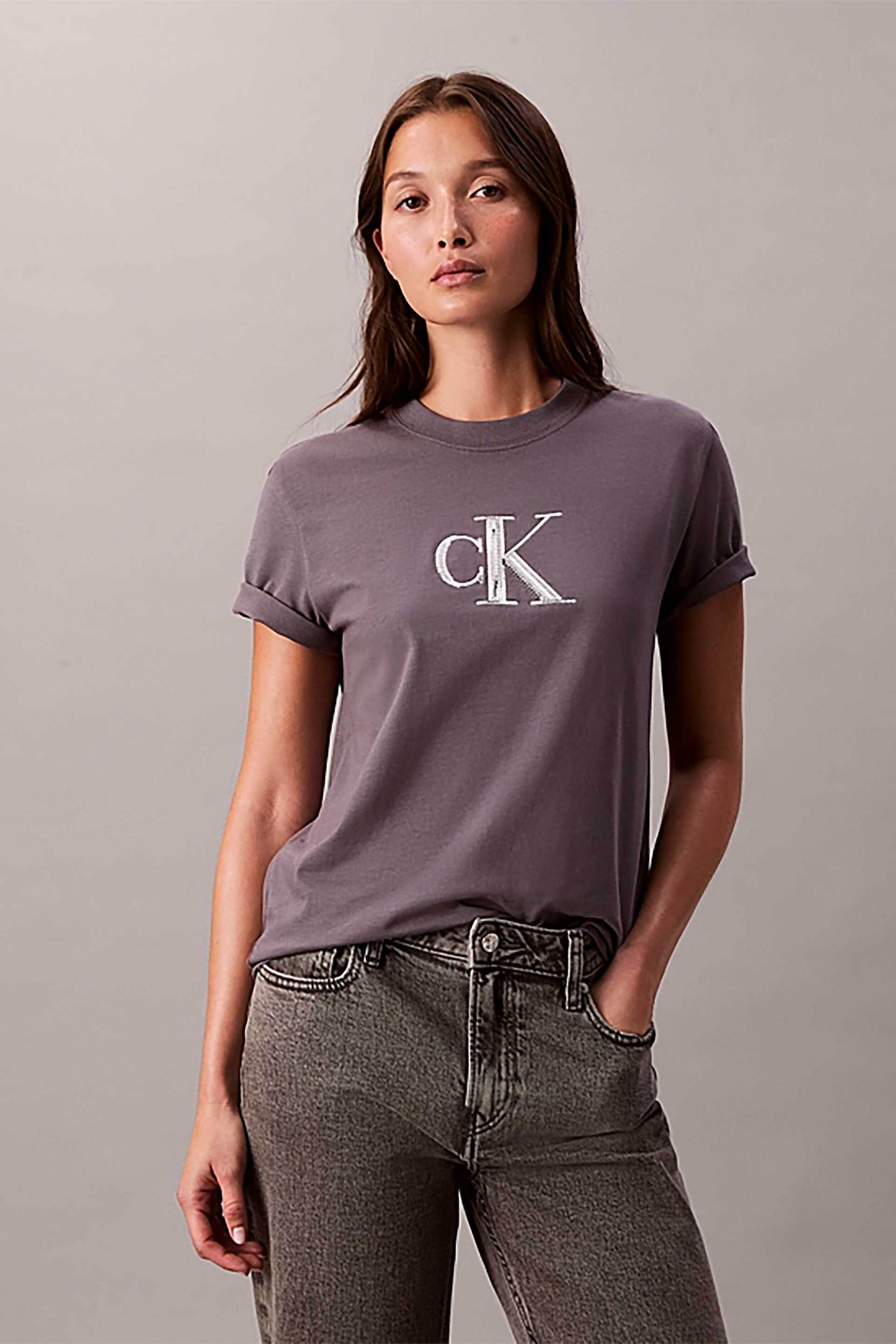 Calvin Klein Jeans γυναικείο T-shirt μονόχρωμο με λογότυπο στο στήθος - LV044E215G Ανθρακί