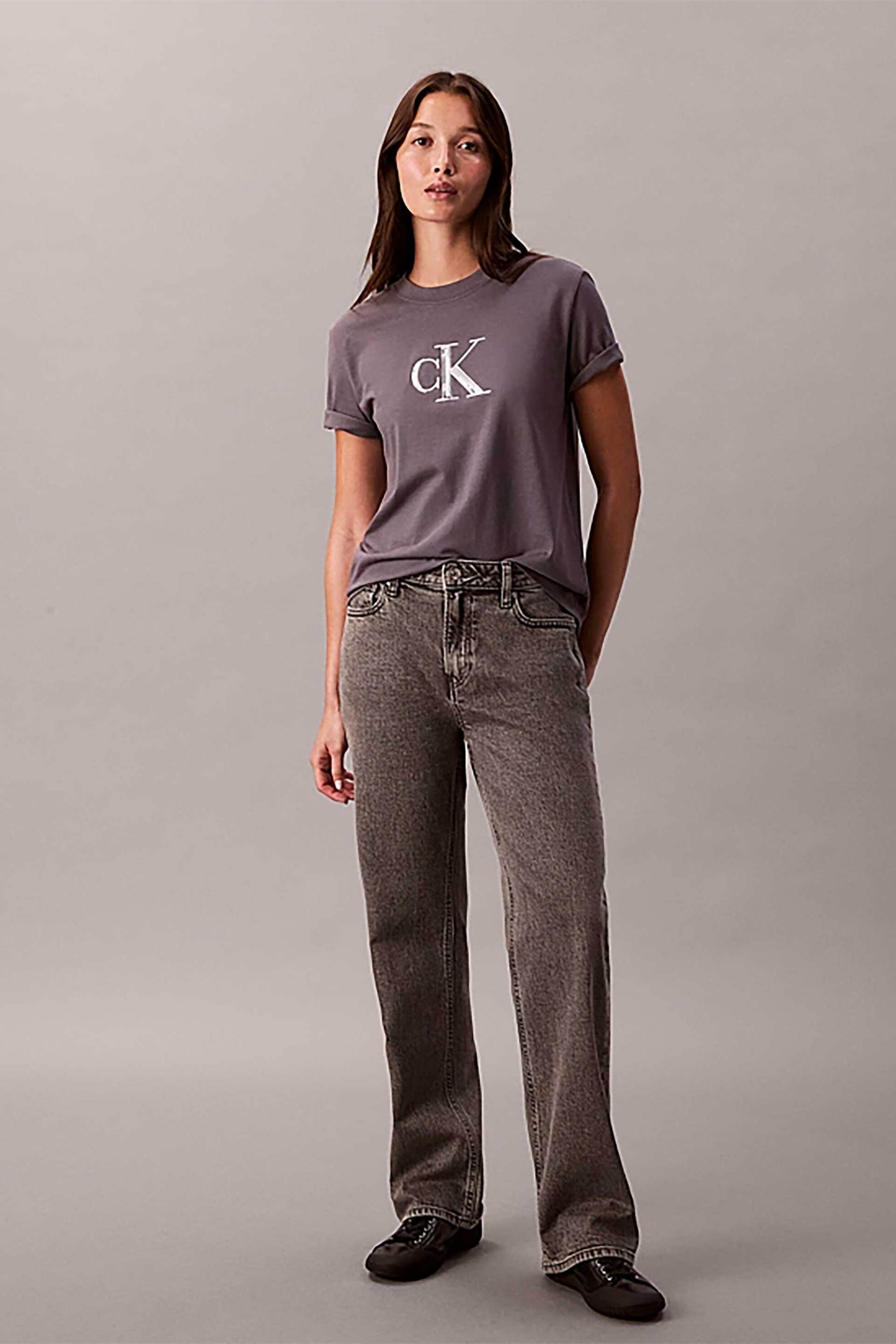 CALVIN KLEIN JEANS Calvin Klein Jeans γυναικείο T-shirt μονόχρωμο με λογότυπο στο στήθος - LV044E215G Ανθρακί - 2