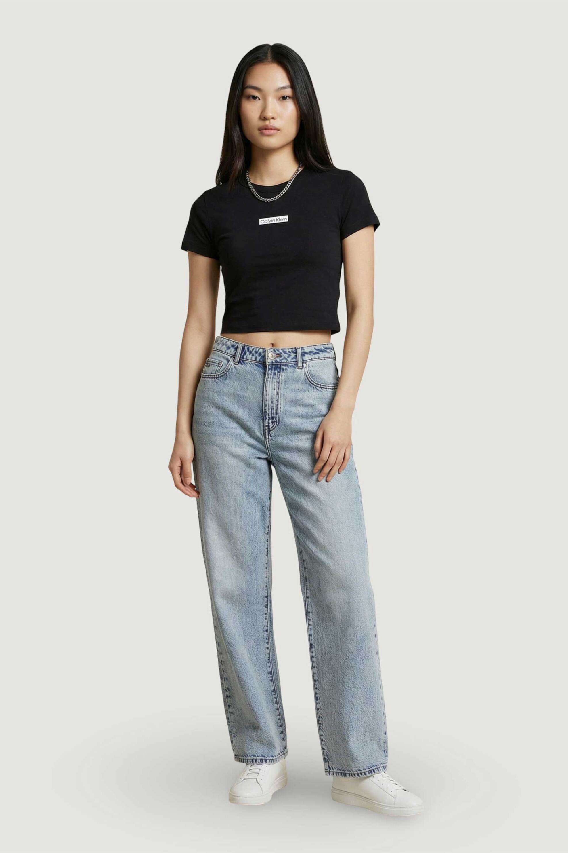 CALVIN KLEIN JEANS Calvin Klein Jeans γυναικείο T-shirt μονόχρωμο με λογότυπο Slim Fit - LV047F842G Μαύρο - 2