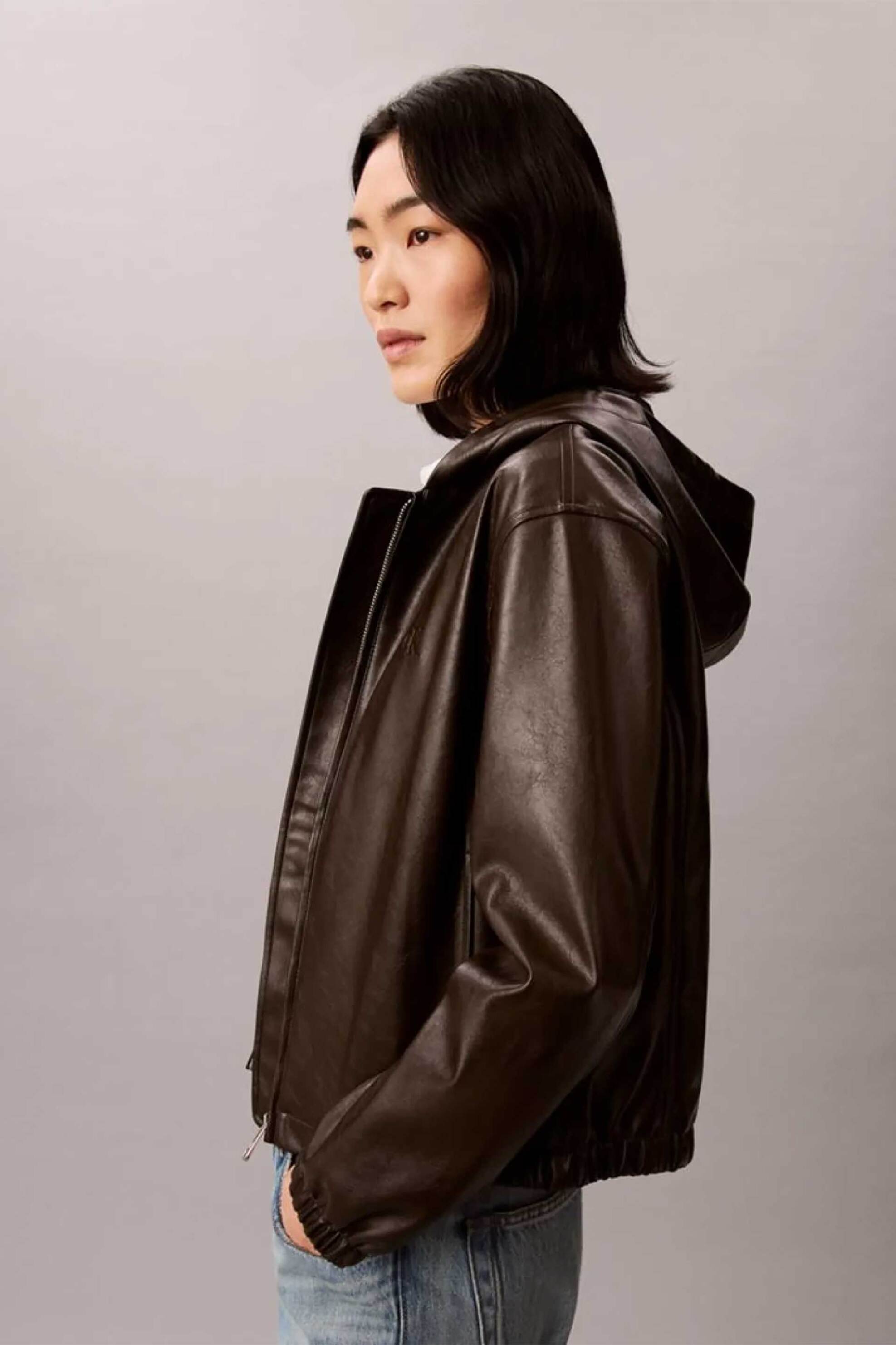 CALVIN KLEIN JEANS Calvin Klein Jeans γυναικείο cropped jacket faux leather με κουκούλα Relaxed Fit - LV047G516G Καφέ Σκούρο - 3