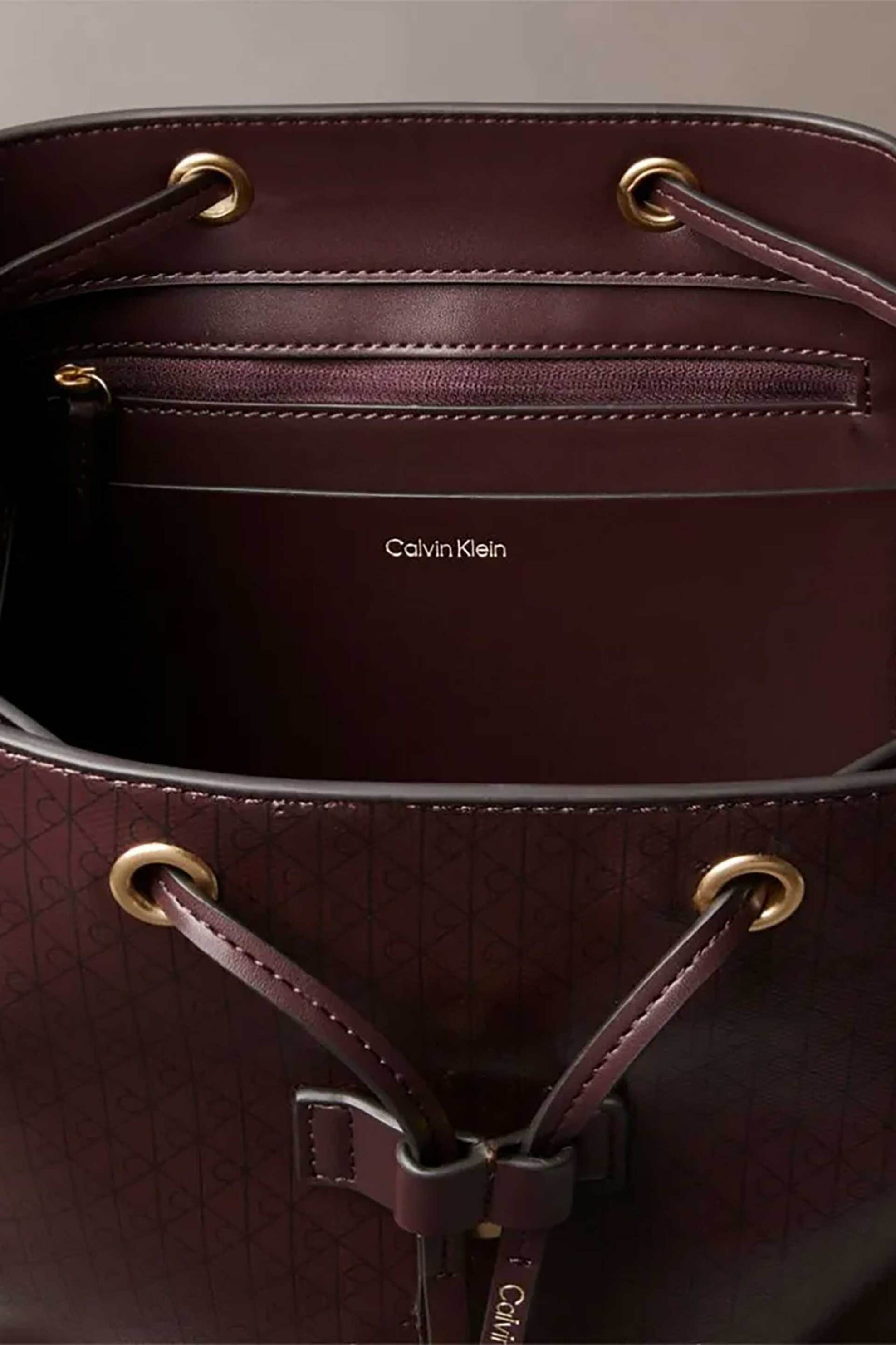 Calvin Klein Jeans γυναικείο backpack με all-over logo print - LV04F3271G Μπορντό φωτογραφία