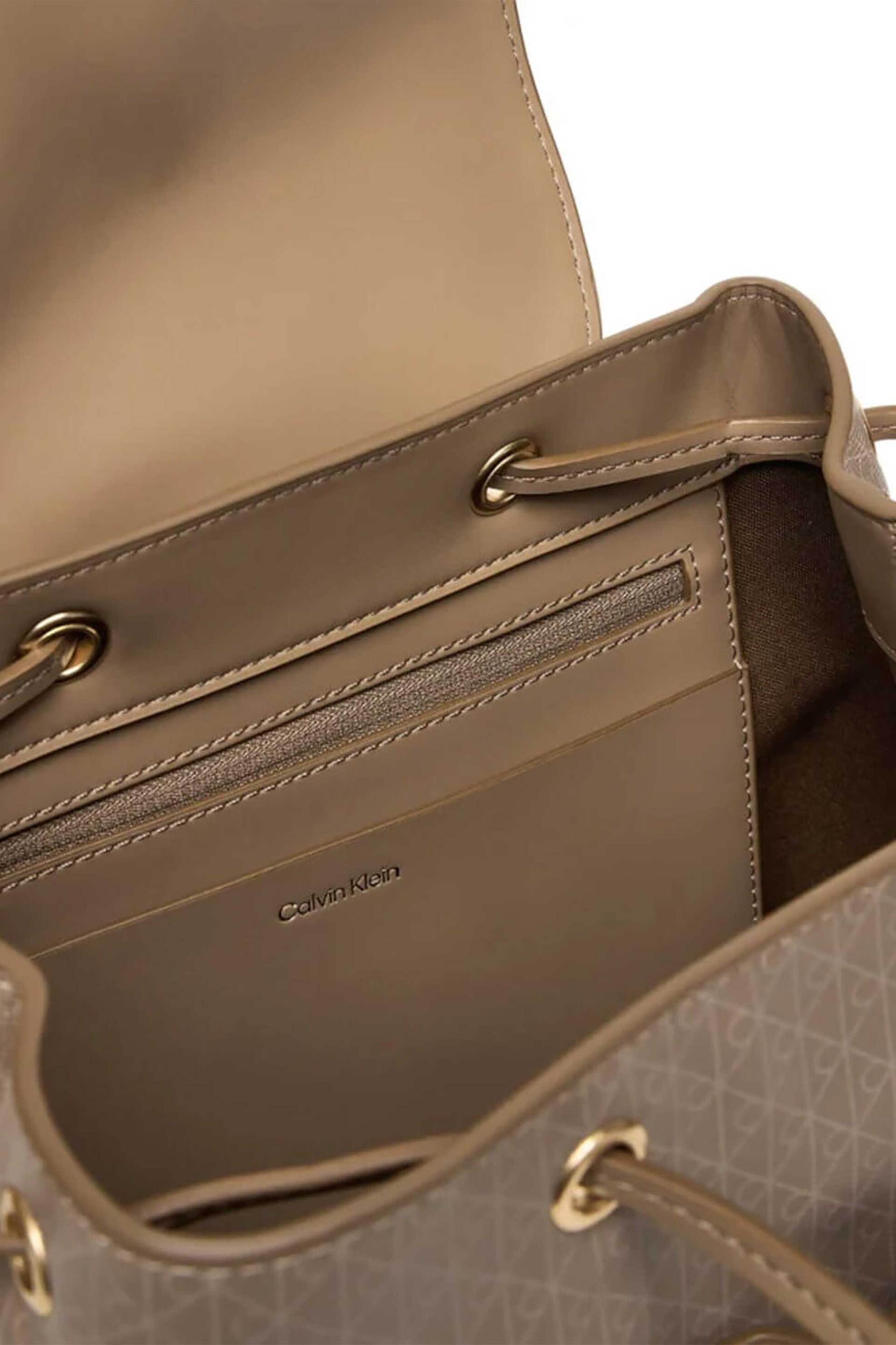 Calvin Klein Jeans γυναικείο backpack με all-over logo print - LV04F3271G Μπεζ φωτογραφία