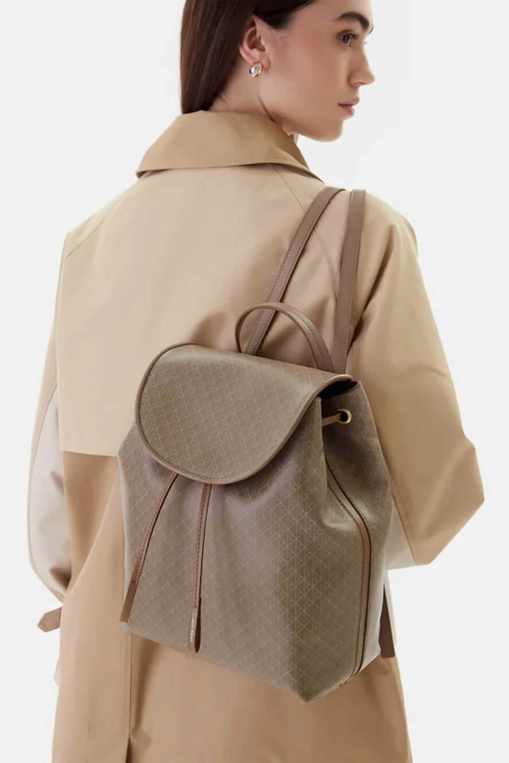 Calvin Klein Jeans γυναικείο backpack με all-over logo print - LV04F3271G Μπεζ φωτογραφία