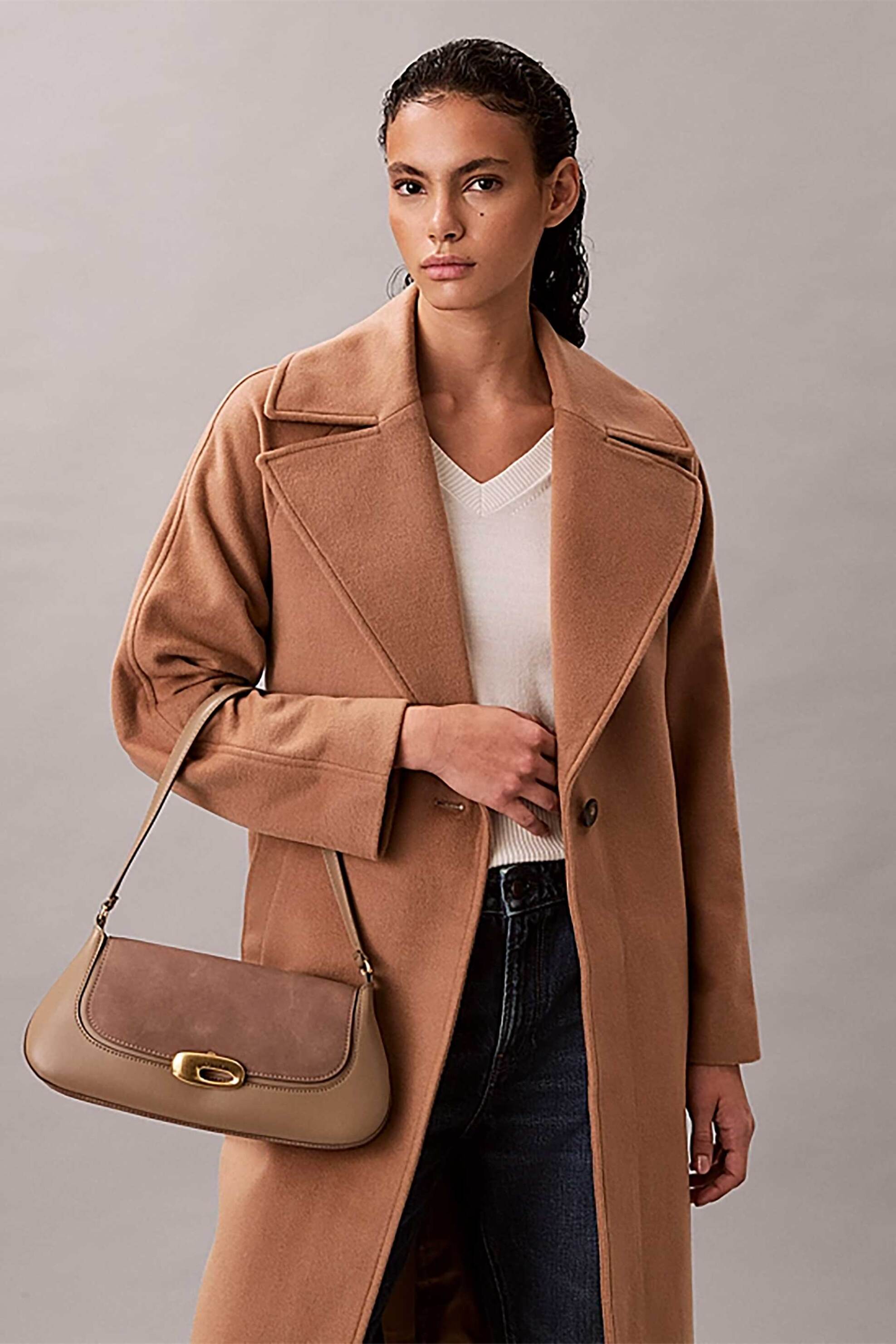 Calvin Klein Jeans Γυναικεία Τσάντα Ώμου με Λογότυπο - Lv04F3337G Μπεζ